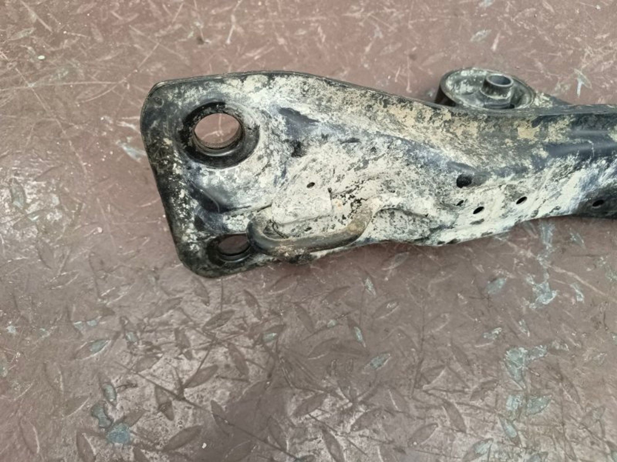 Балка продольная под ДВС Mitsubishi Galant 4G94, 2000 рублей, Ростов-на-Дону