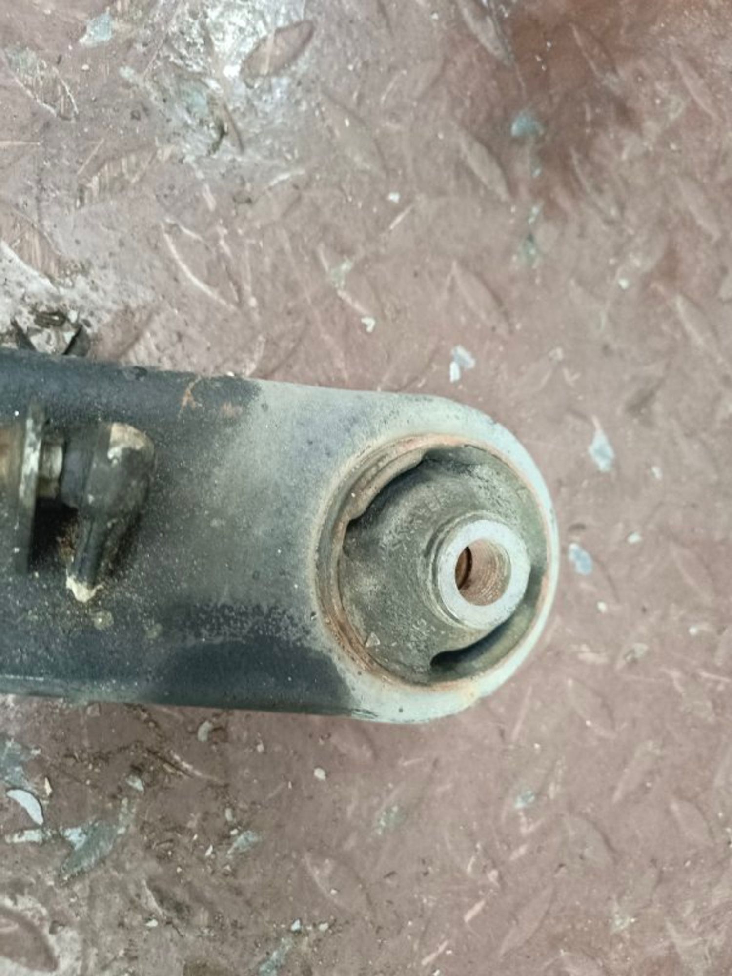 Рычаг подвески нижний передний правый Mitsubishi, 3000 рублей, Ростов-на-Дону