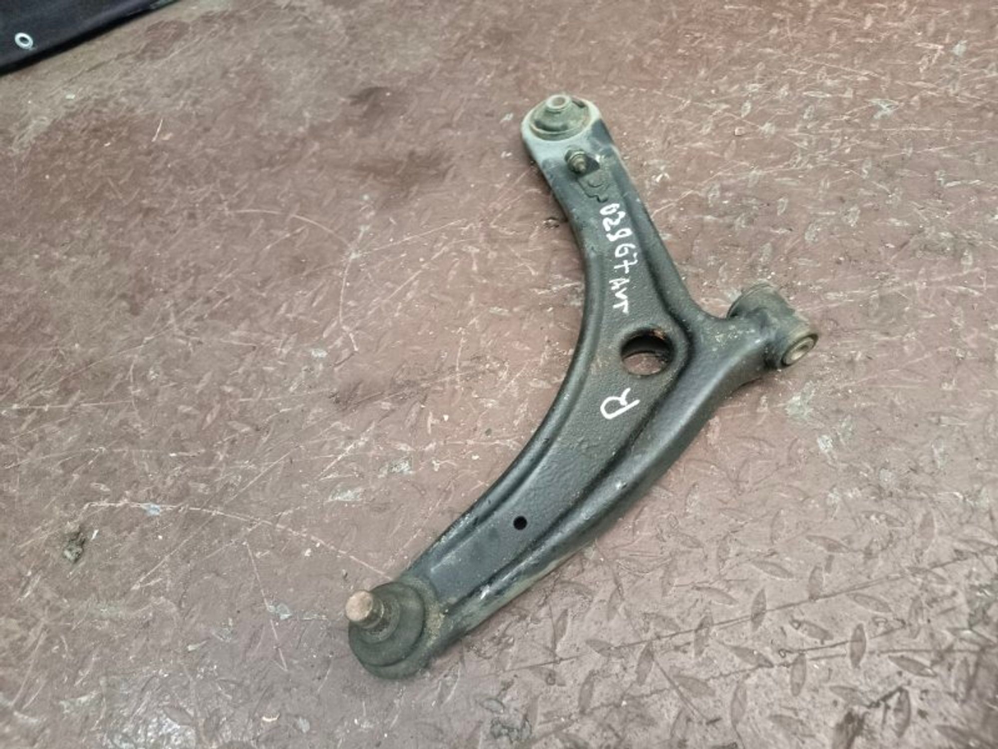 Рычаг подвески нижний передний правый Mitsubishi, 3000 рублей, Ростов-на-Дону