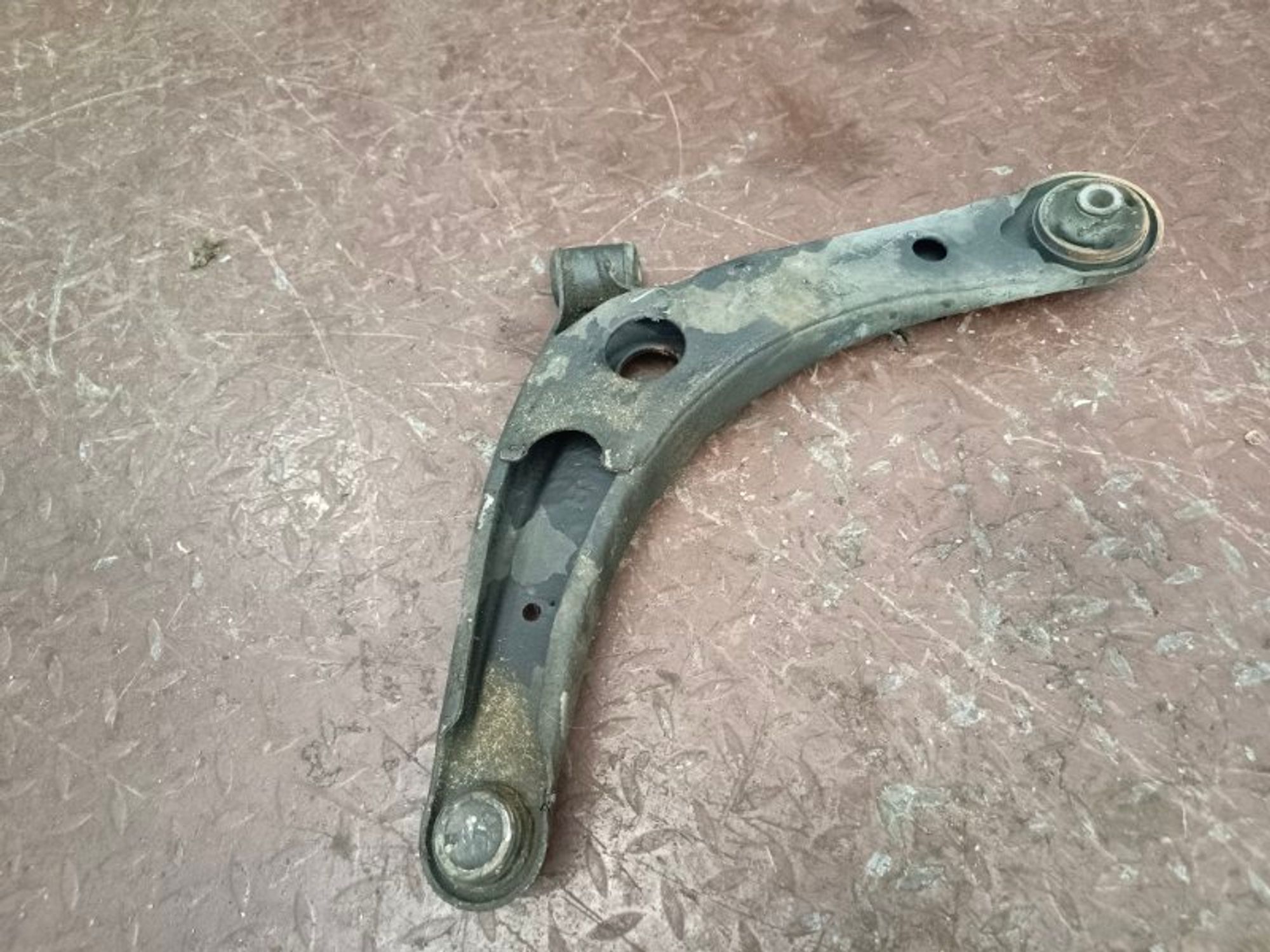 Рычаг подвески нижний передний правый Mitsubishi, 3000 рублей, Ростов-на-Дону