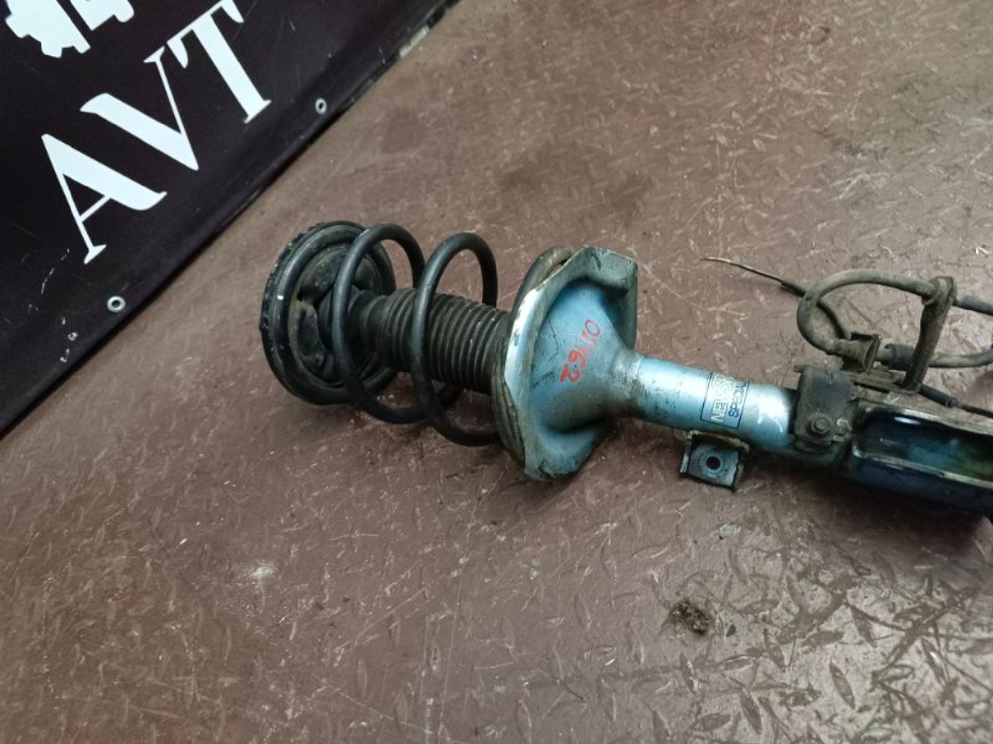 Стойка подвески передняя правая Mitsubishi, 7000 рублей, Ростов-на-Дону