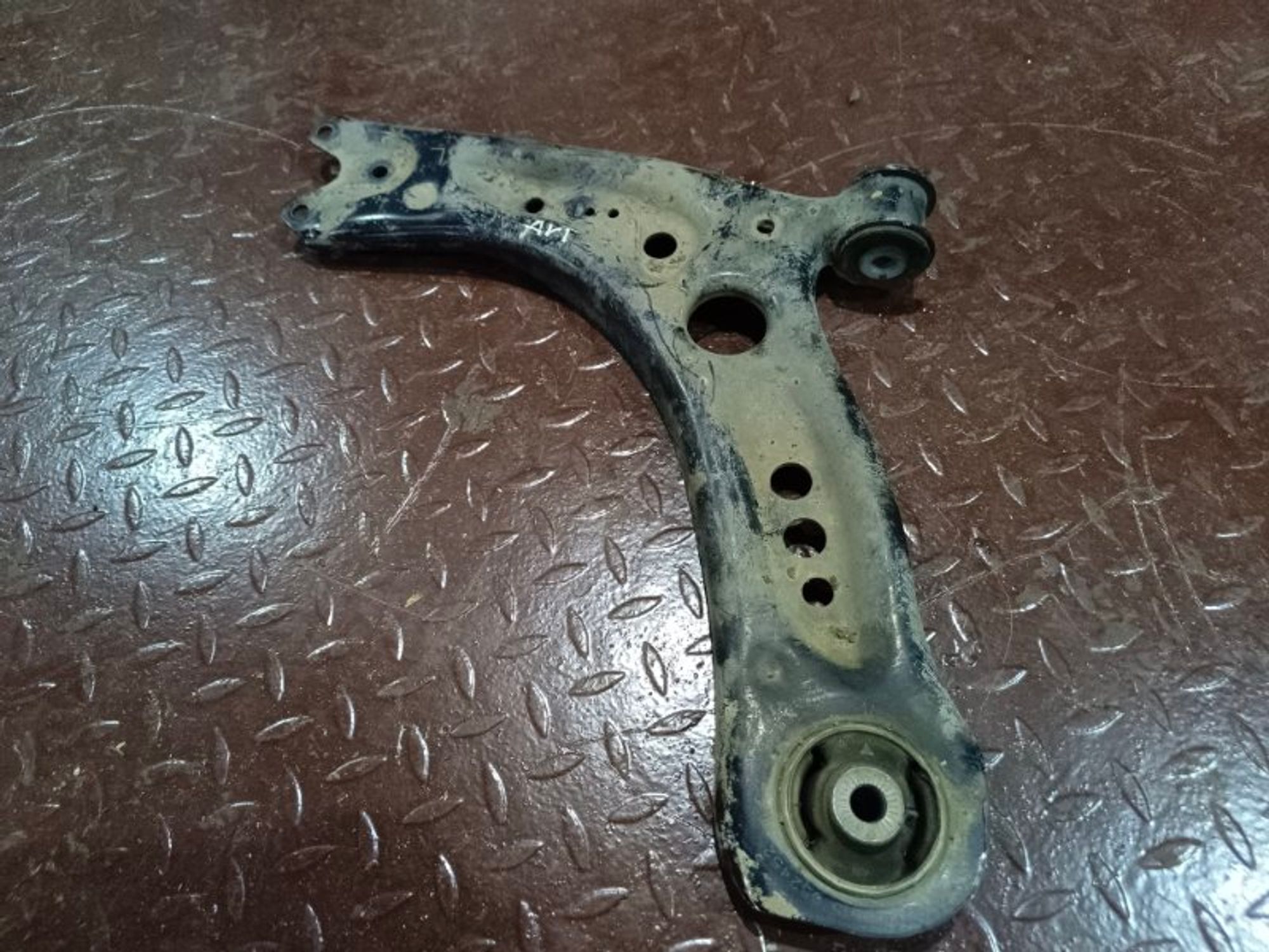 Рычаг подвески нижний передний левый Skoda Octavia, 7000 рублей, Ростов-на-Дону