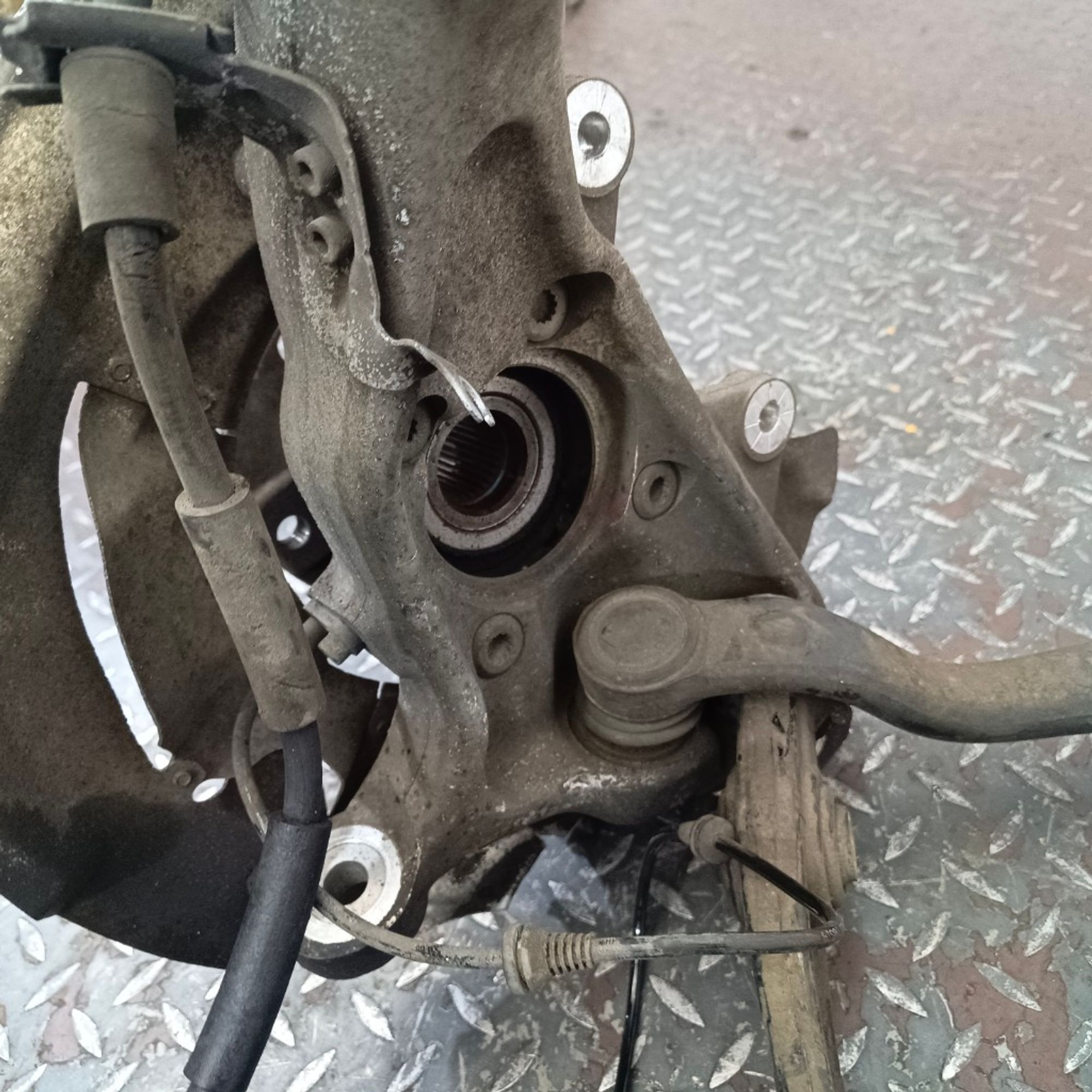Кулак поворотный передний правый BMW X5 E70 M57D30, 10000 рублей, Ростов-на-Дону
