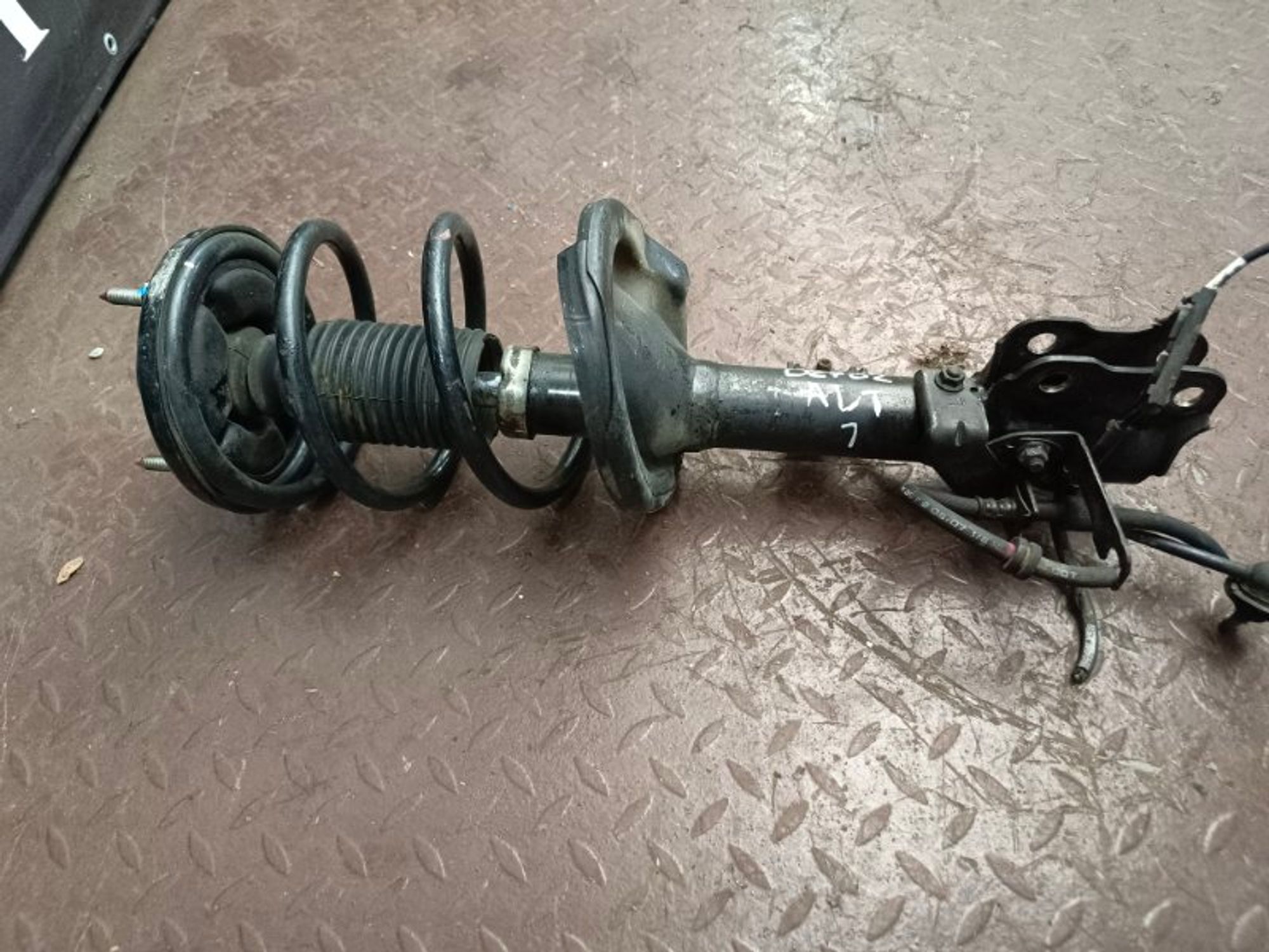 Стойка подвески передняя левая Mitsubishi, 7000 рублей, Ростов-на-Дону