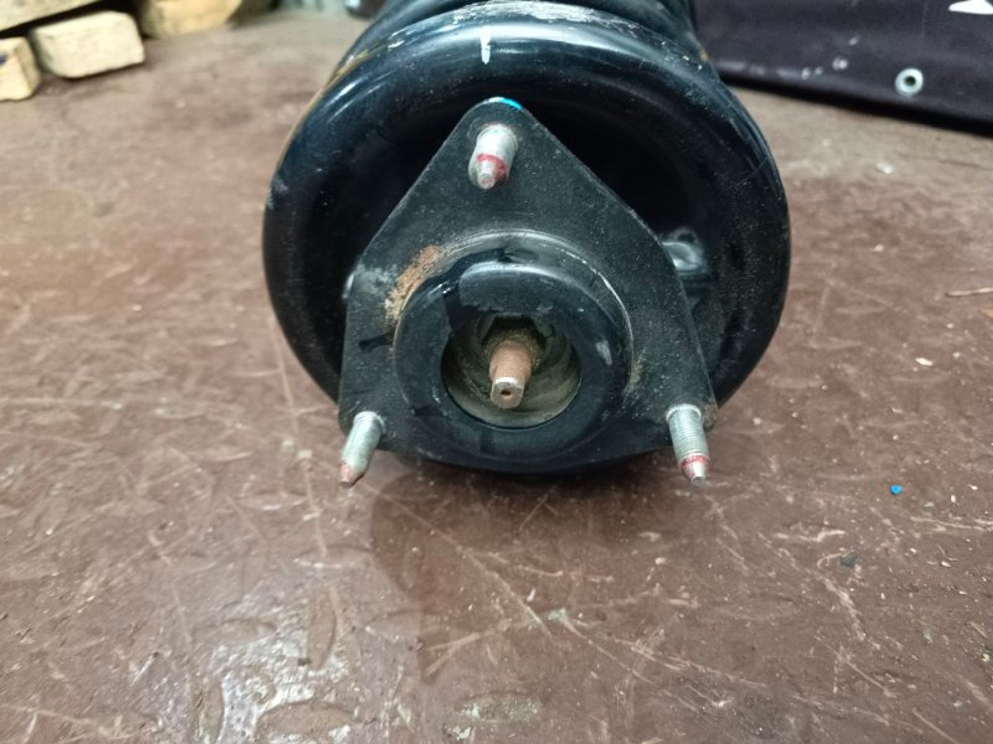 Стойка подвески передняя левая Mitsubishi, 7000 рублей, Ростов-на-Дону