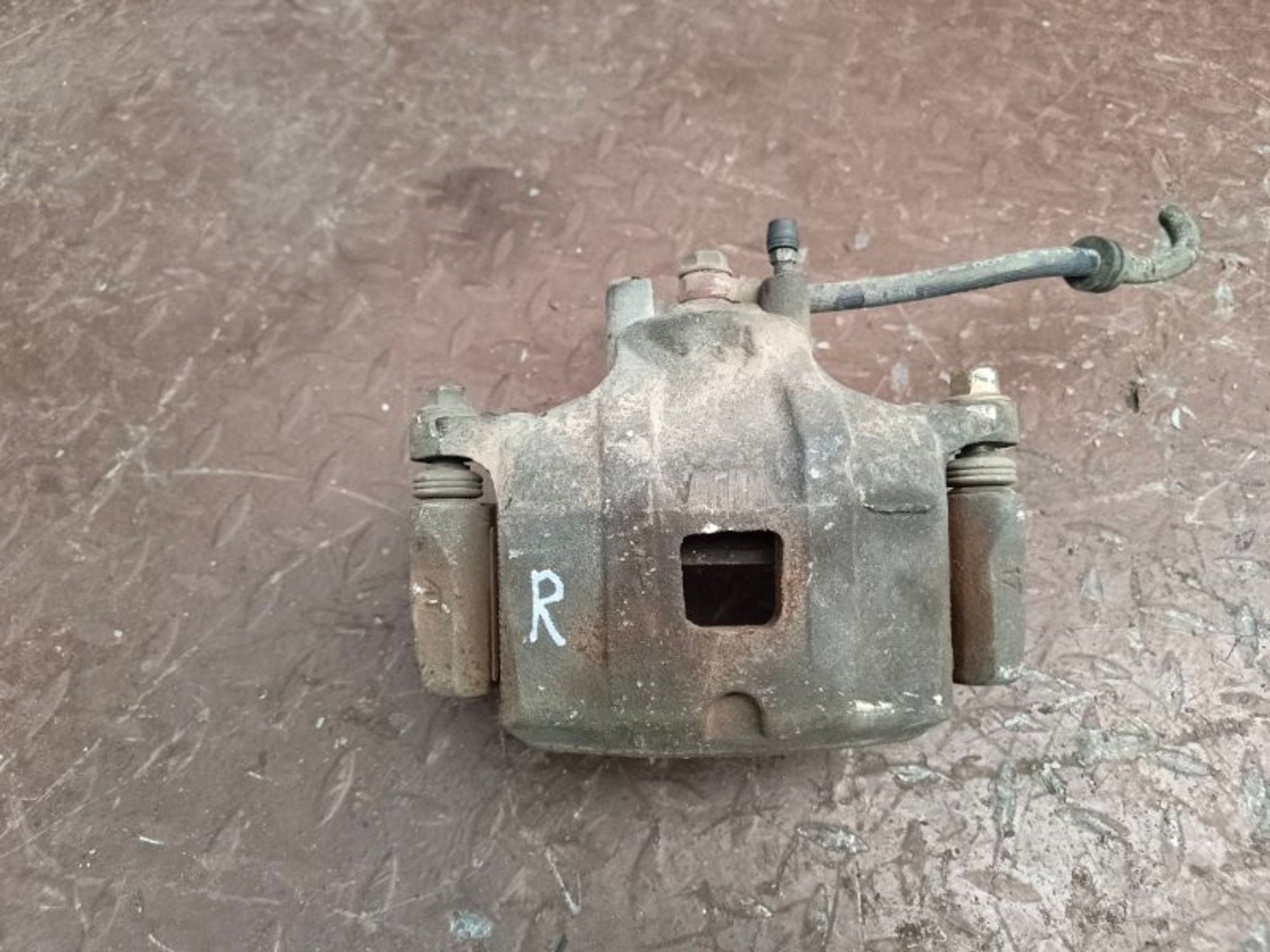 Суппорт тормозной передний правый Mitsubishi, 3000 рублей, Ростов-на-Дону