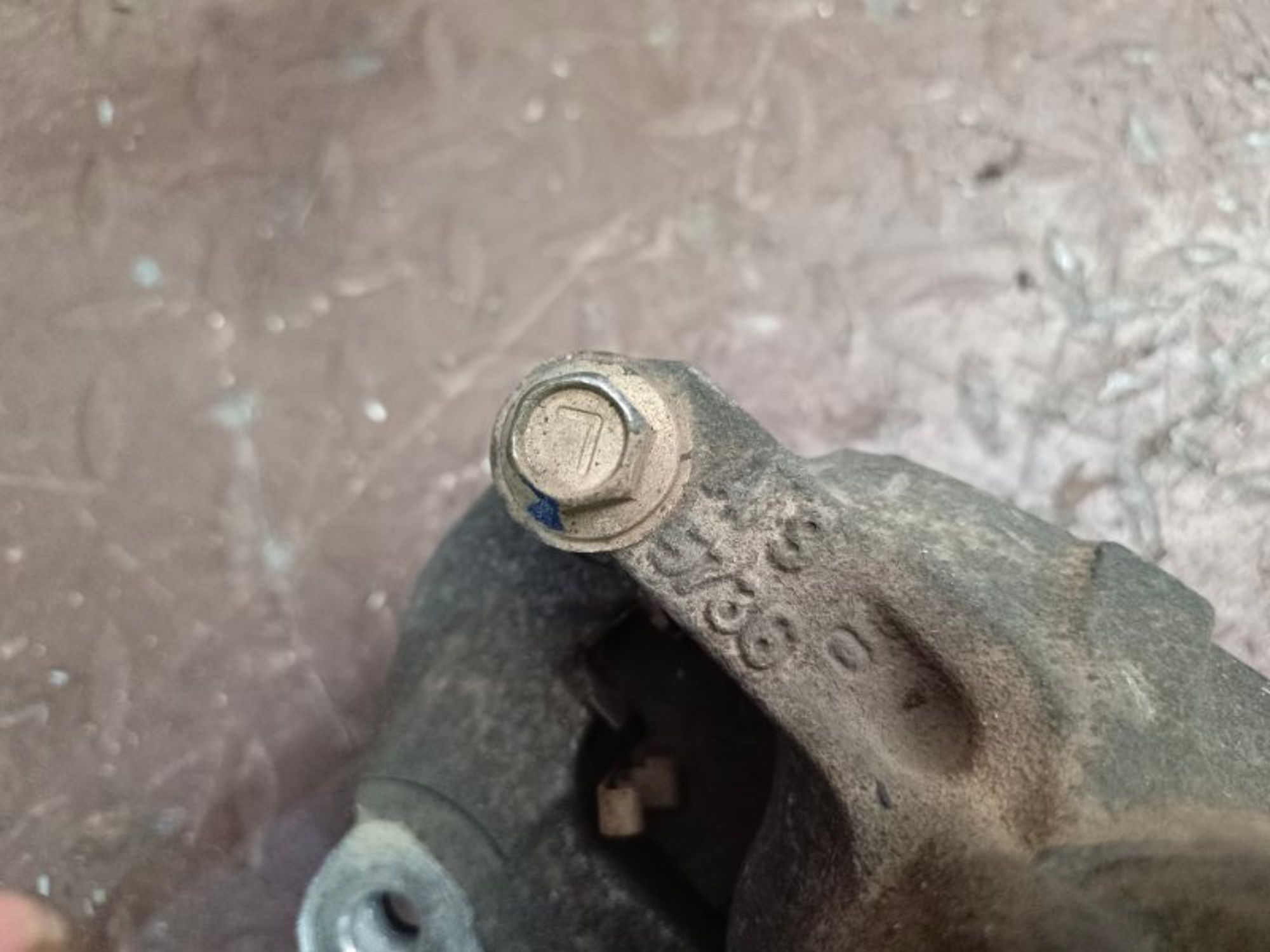 Суппорт тормозной передний правый Mitsubishi, 3000 рублей, Ростов-на-Дону