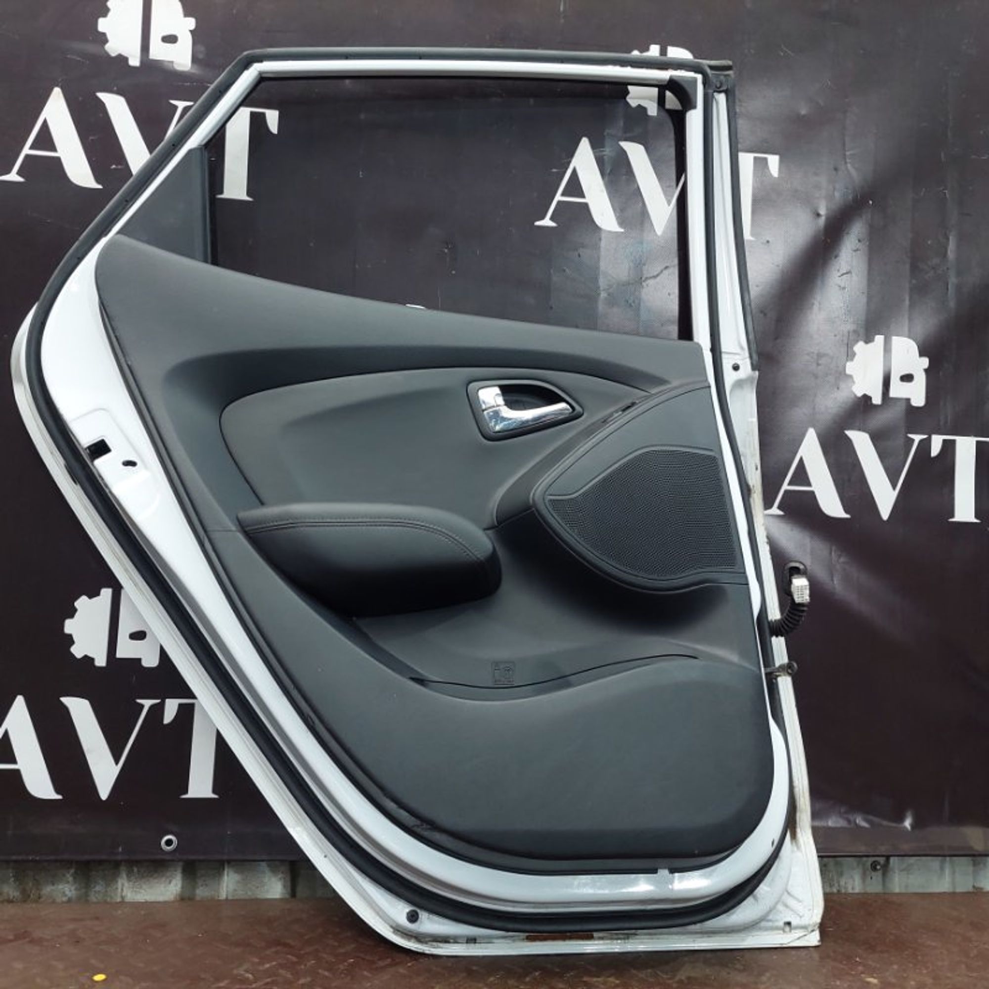 Дверь боковая задняя левая Hyundai IX35, 10000 рублей, Ростов-на-Дону