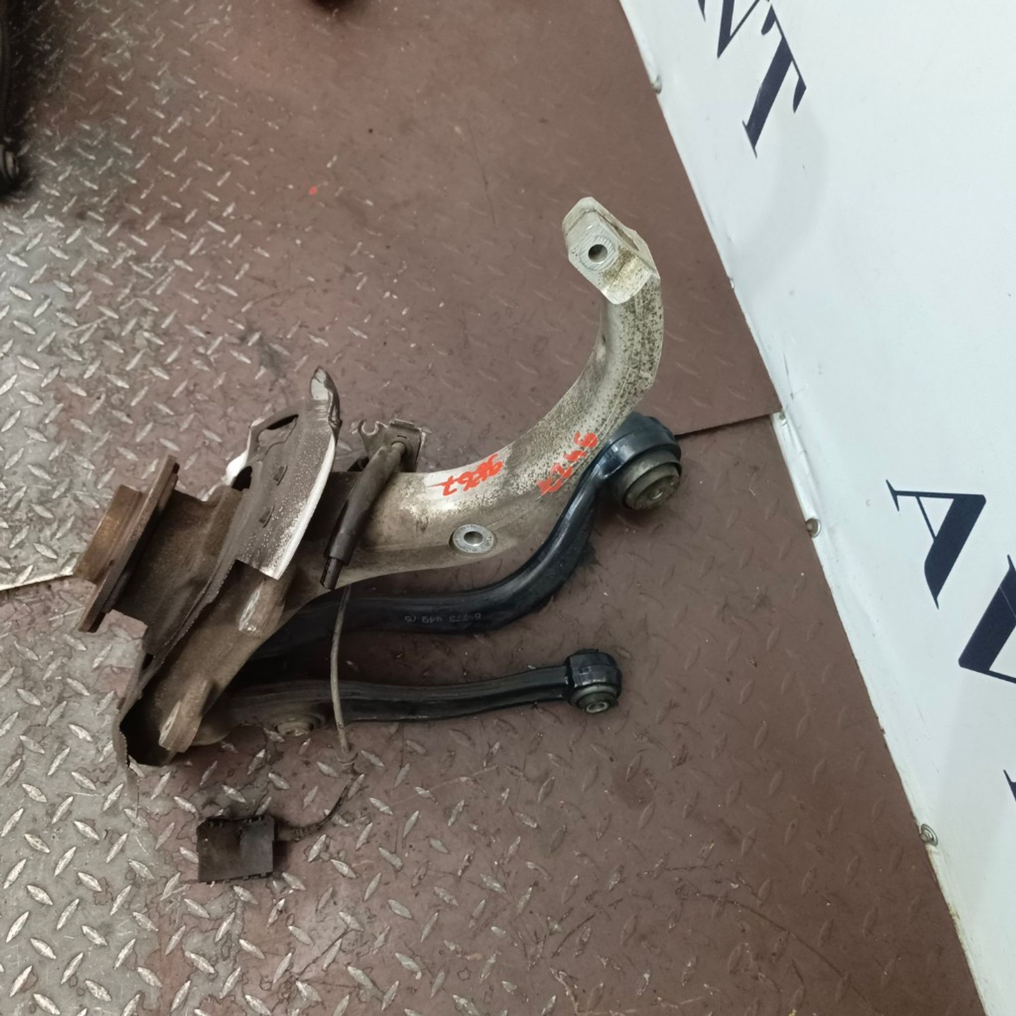 Кулак поворотный передний левый BMW X5 E70 M57D30, 10000 рублей, Ростов-на-Дону