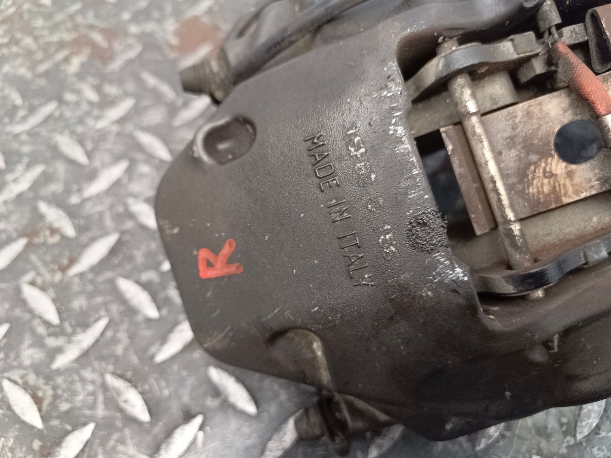 Суппорт тормозной передний правый Volkswagen, 10000 рублей, Ростов-на-Дону