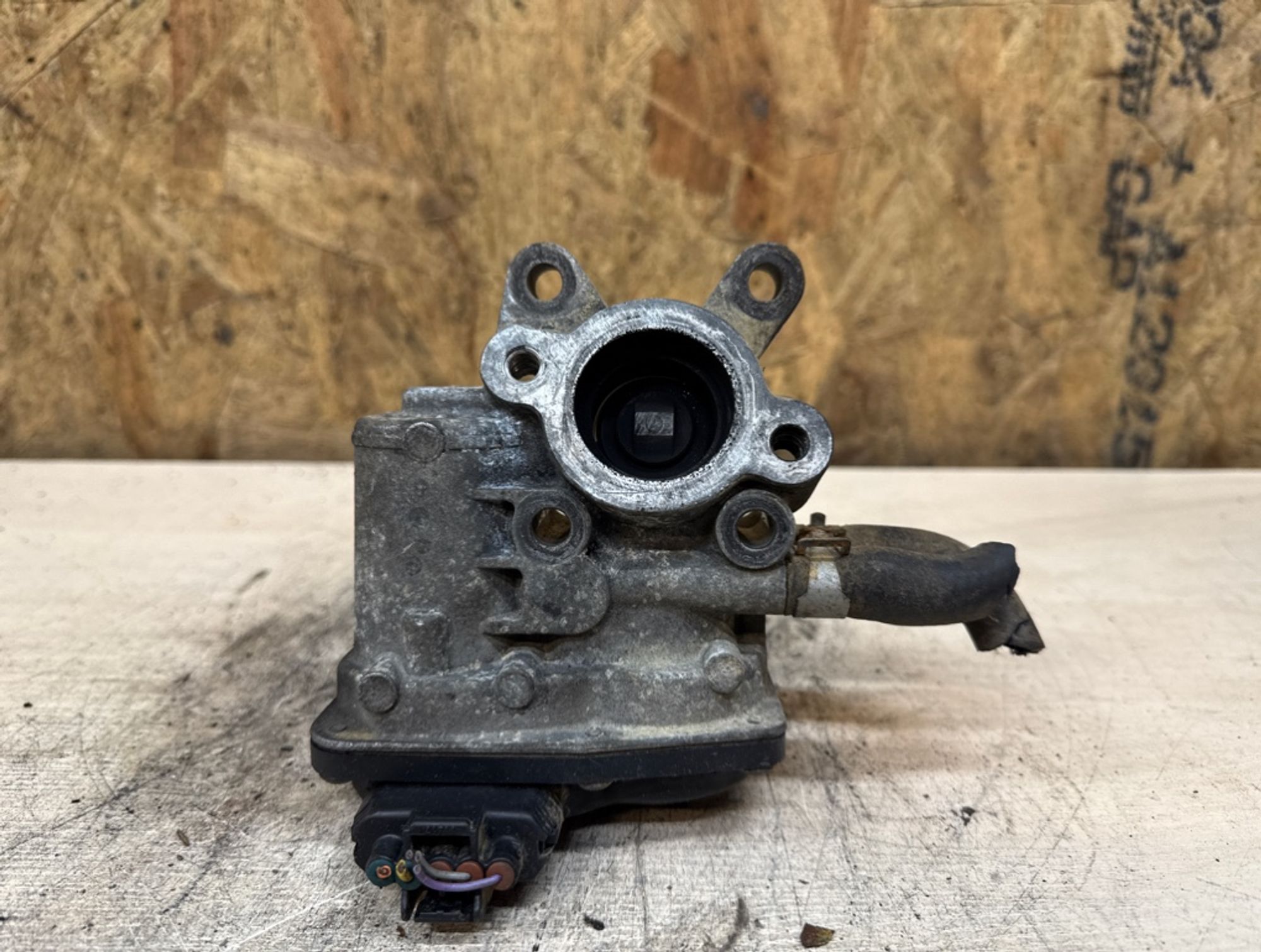 Дроссельная заслонка Nissan Navara YD25DDTI, 2000 рублей, Ростов-на-Дону