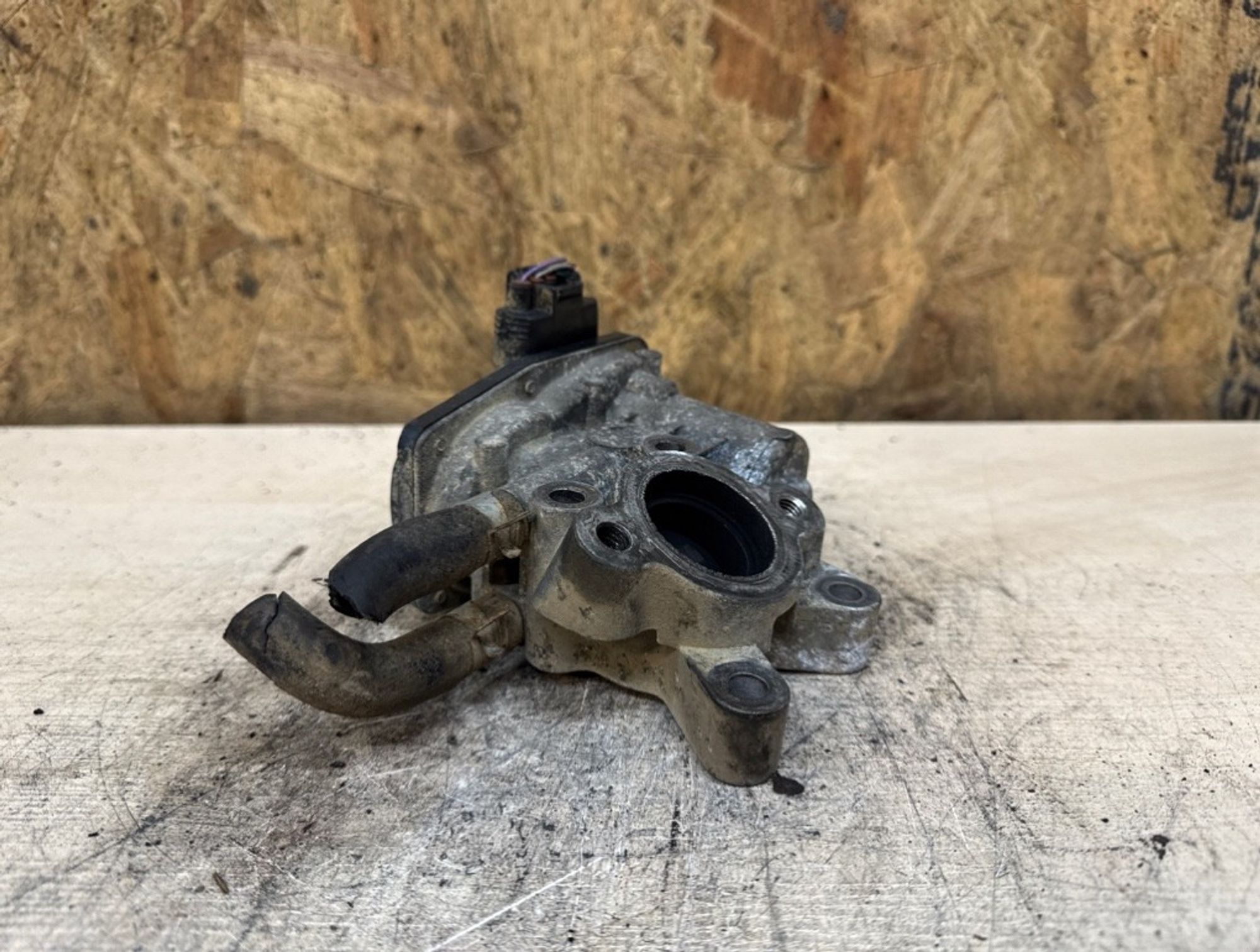 Дроссельная заслонка Nissan Navara YD25DDTI, 2000 рублей, Ростов-на-Дону