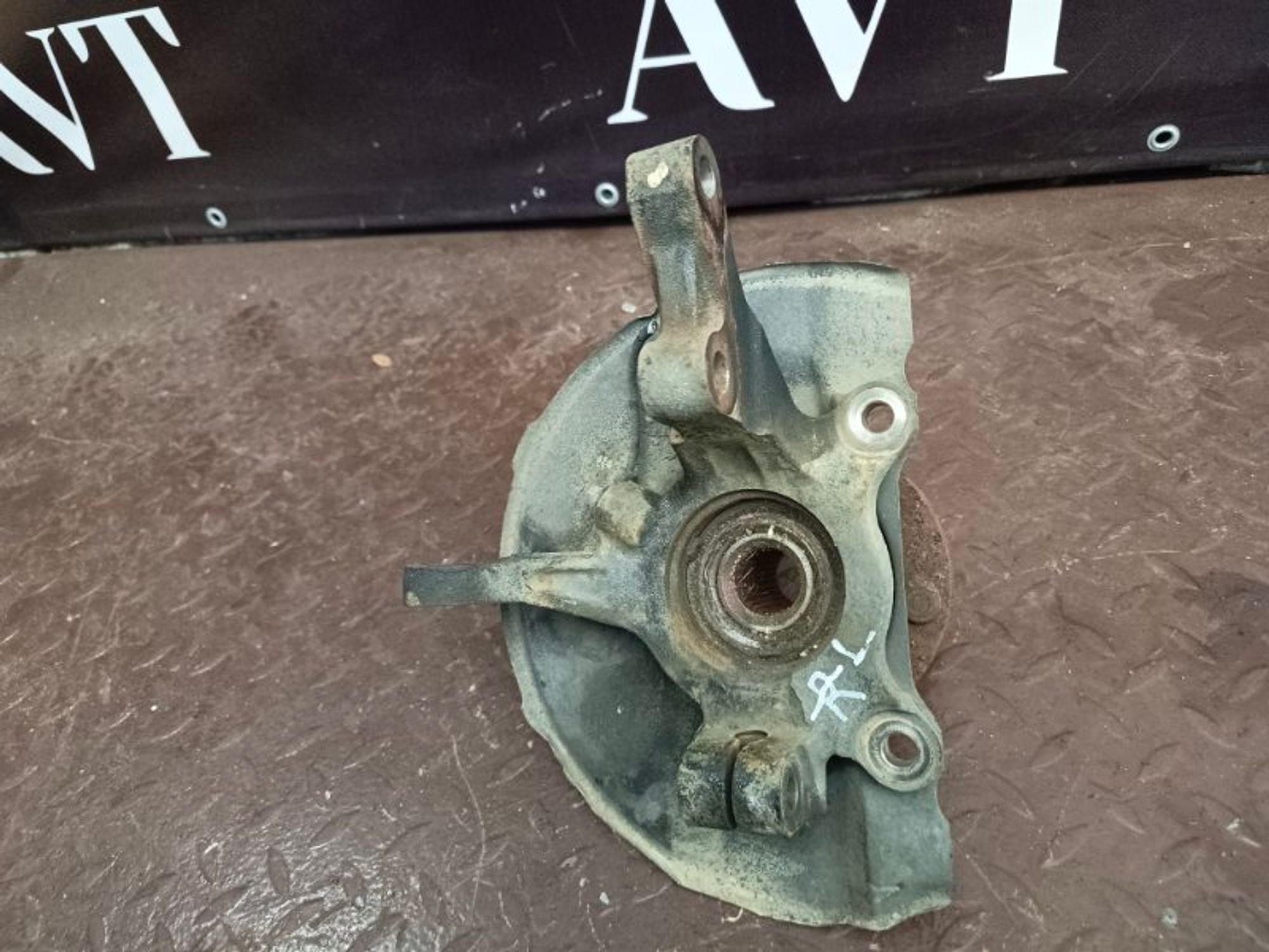 Кулак поворотный передний левый Mitsubishi, 3000 рублей, Ростов-на-Дону