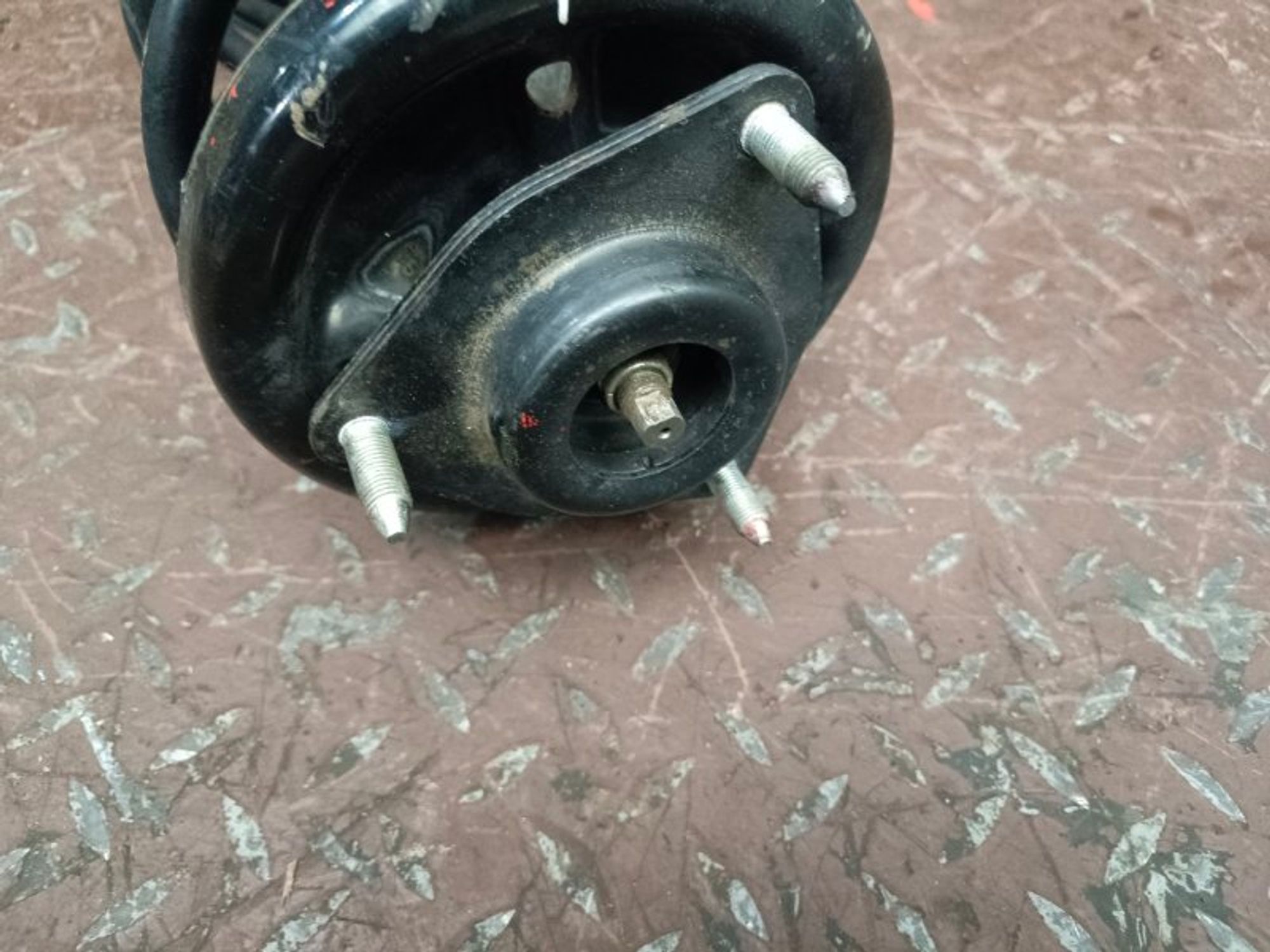 Стойка подвески передняя левая Mitsubishi, 7000 рублей, Ростов-на-Дону