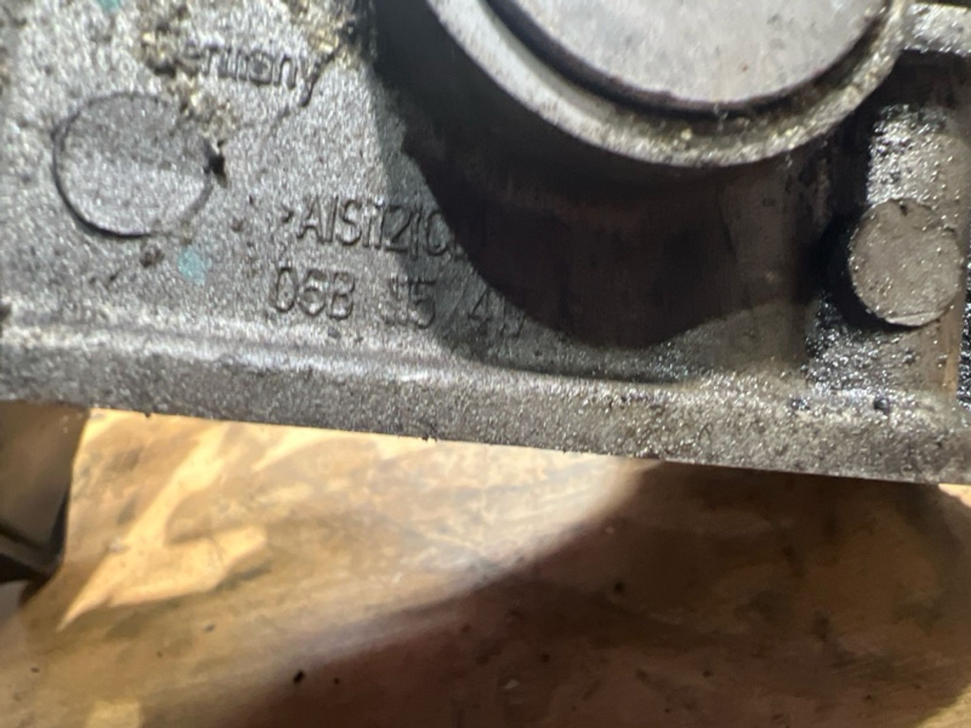 Корпус масляного фильтра Audi A4 B6 AWA, 2000 рублей, Ростов-на-Дону