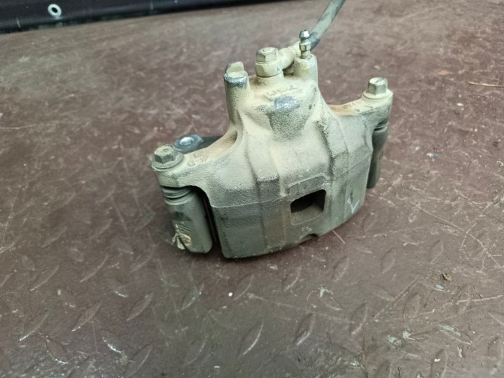 Суппорт тормозной передний левый Mitsubishi, 3000 рублей, Ростов-на-Дону