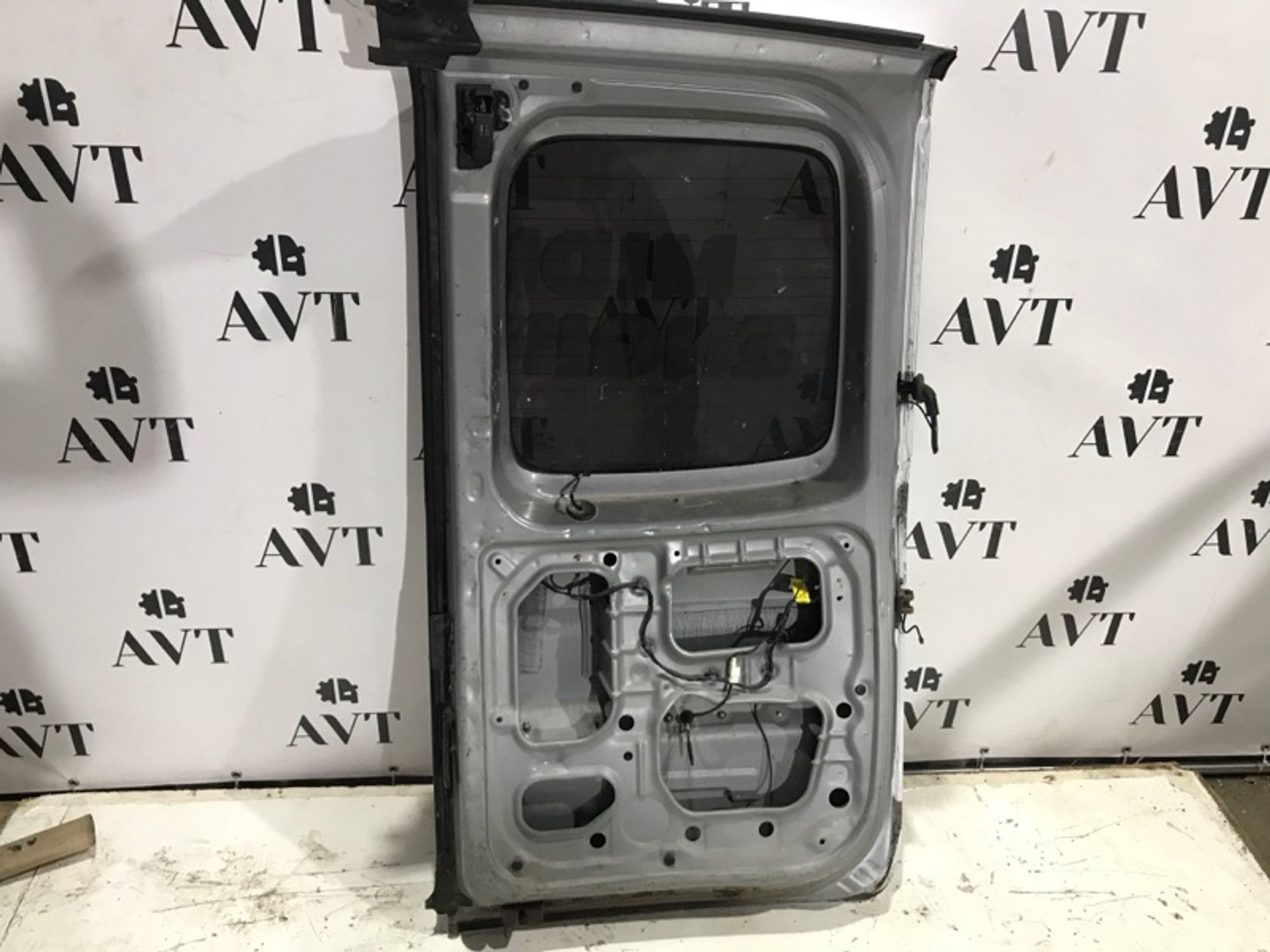 Дверь багажника левая Hyundai Grand Starex D4CB, 8000 рублей, Ростов-на-Дону