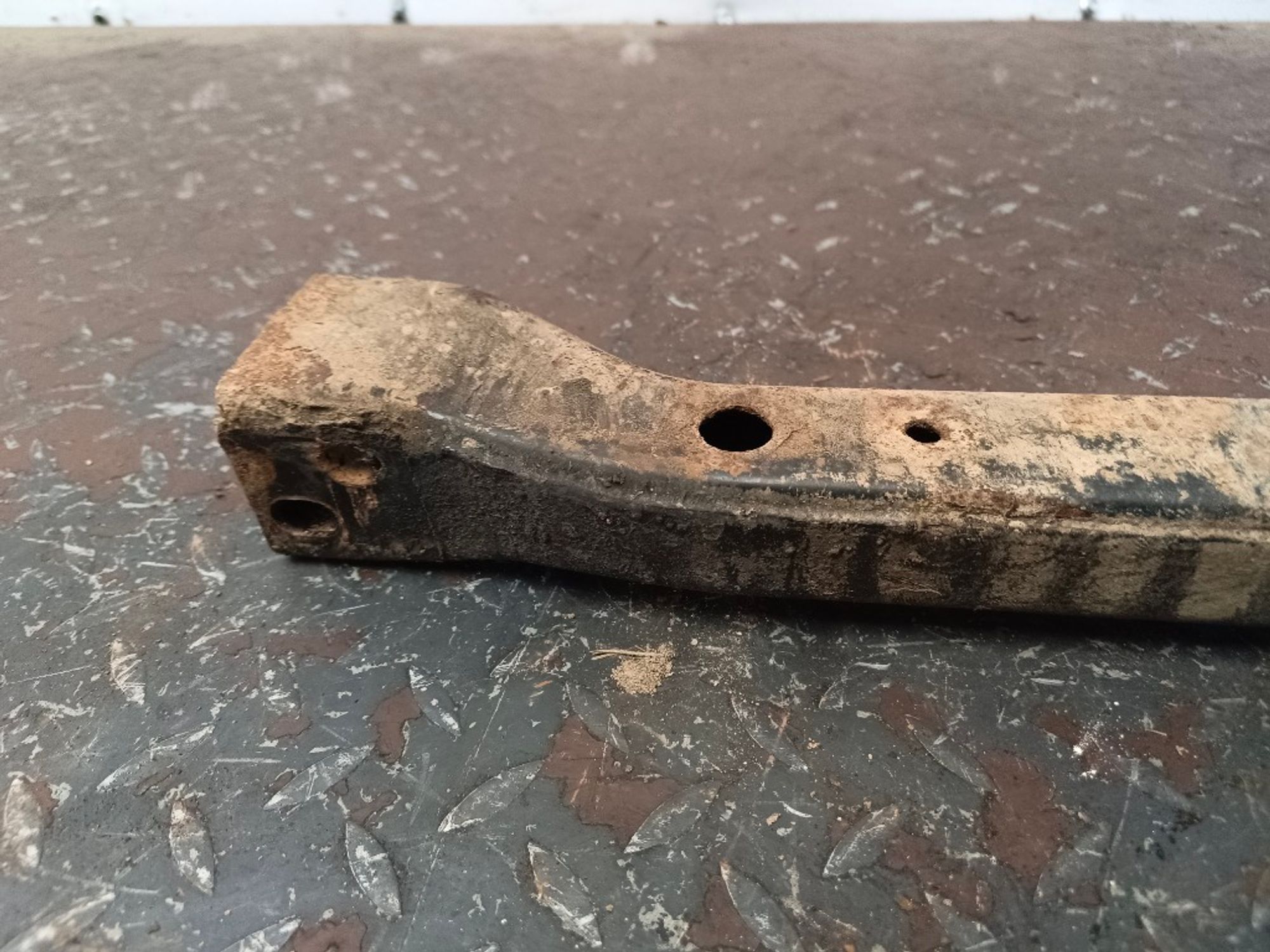 Балка под радиатор Nissan Navara YD25DDTI, 2000 рублей, Ростов-на-Дону