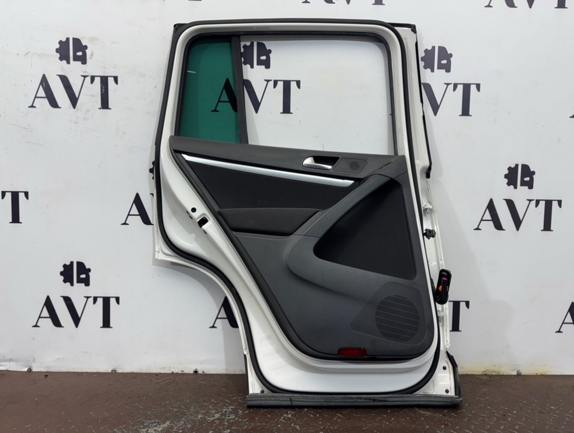 Дверь боковая задняя левая Volkswagen Tiguan NF, 30000 рублей, Ростов-на-Дону
