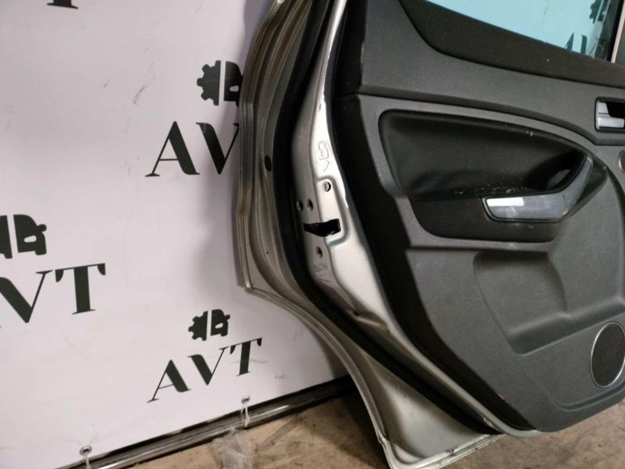 Дверь боковая задняя левая Ford Kuga, 8000 рублей, Ростов-на-Дону