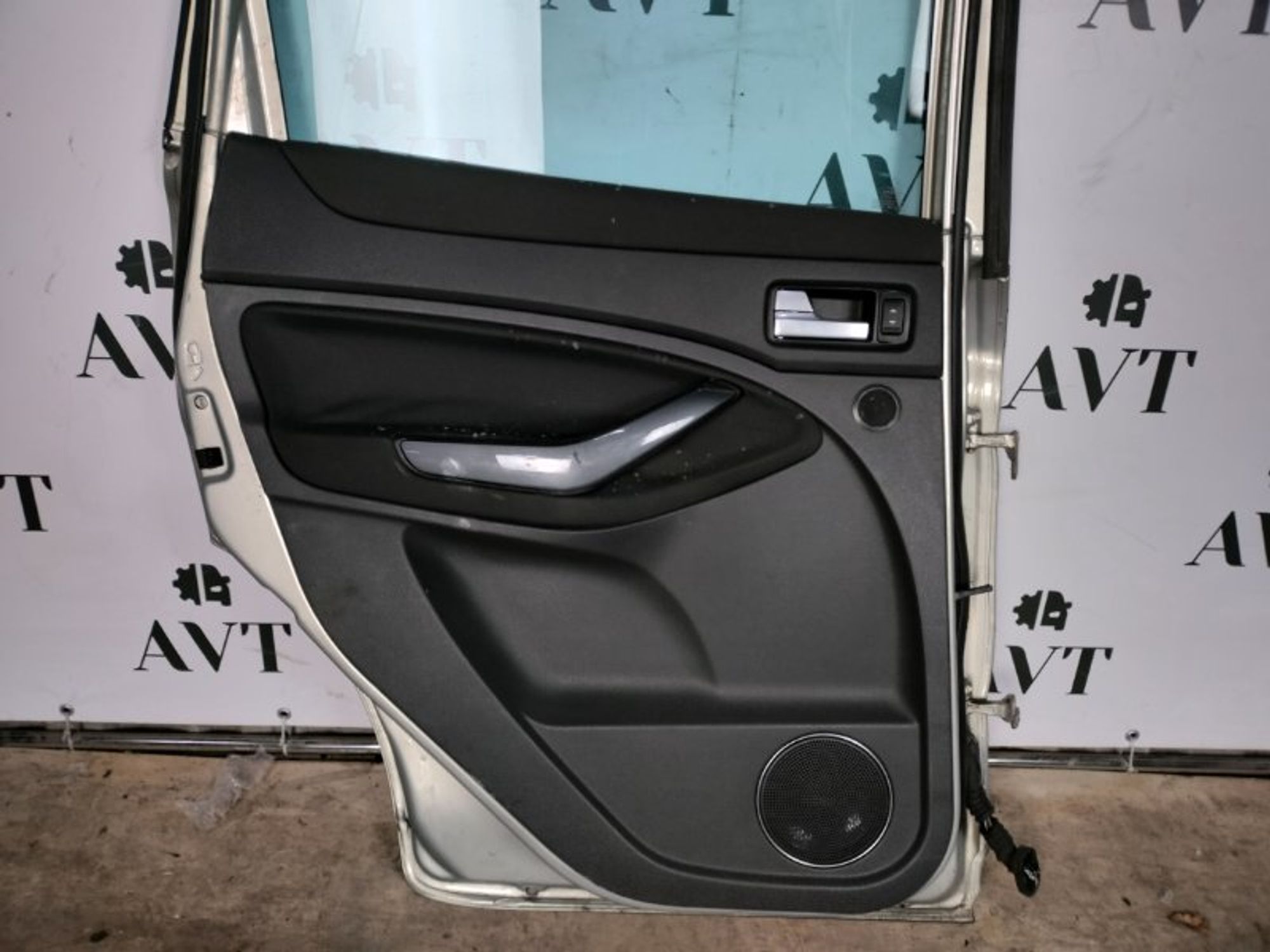 Дверь боковая задняя левая Ford Kuga, 8000 рублей, Ростов-на-Дону