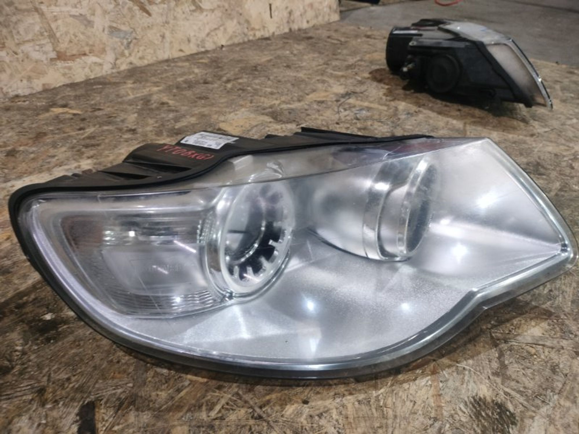 Фара галогеновая правая Volkswagen Touareg GP, 21000 рублей, Ростов-на-Дону