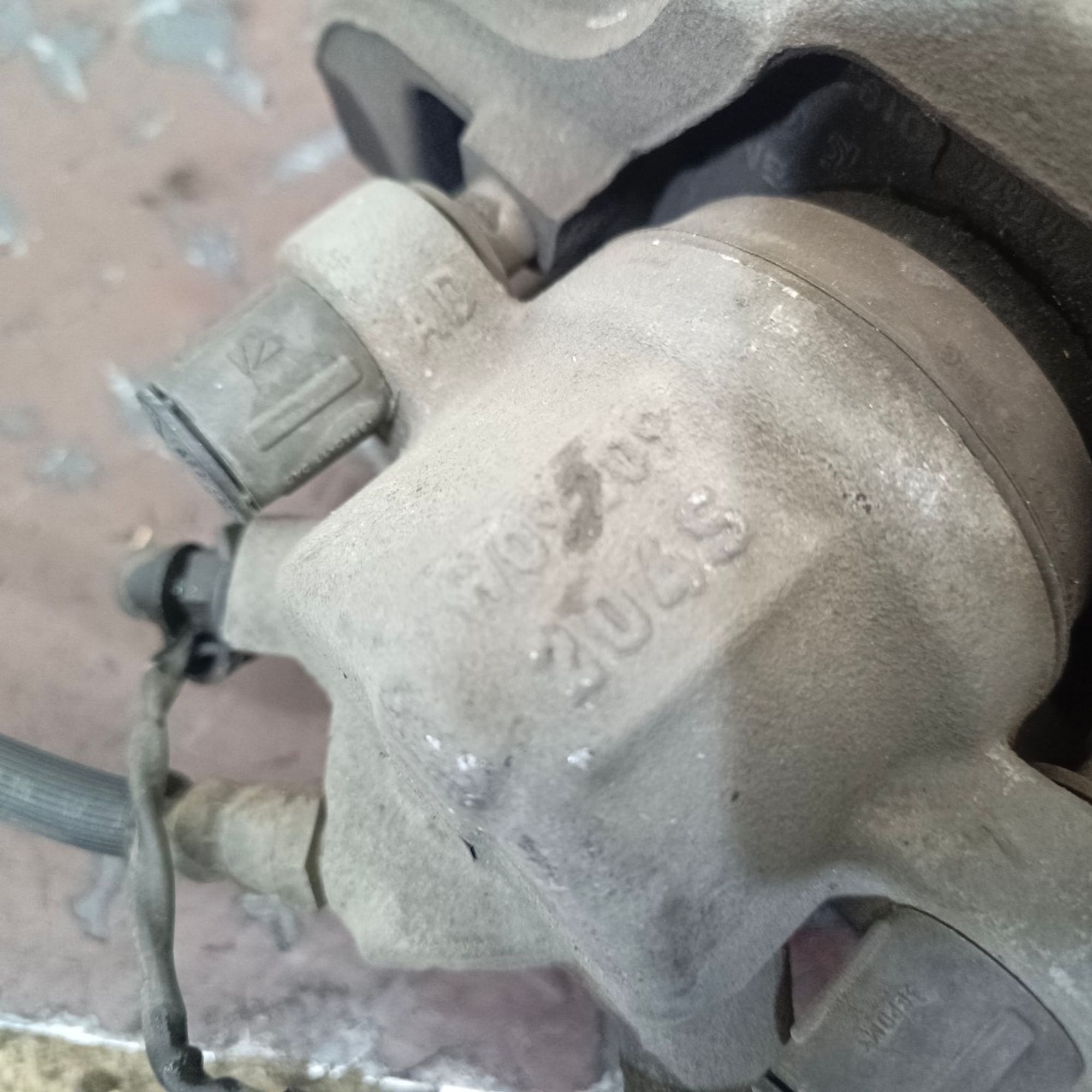 Суппорт тормозной передний левый BMW 3 SERIES F30, 3000 рублей, Ростов-на-Дону