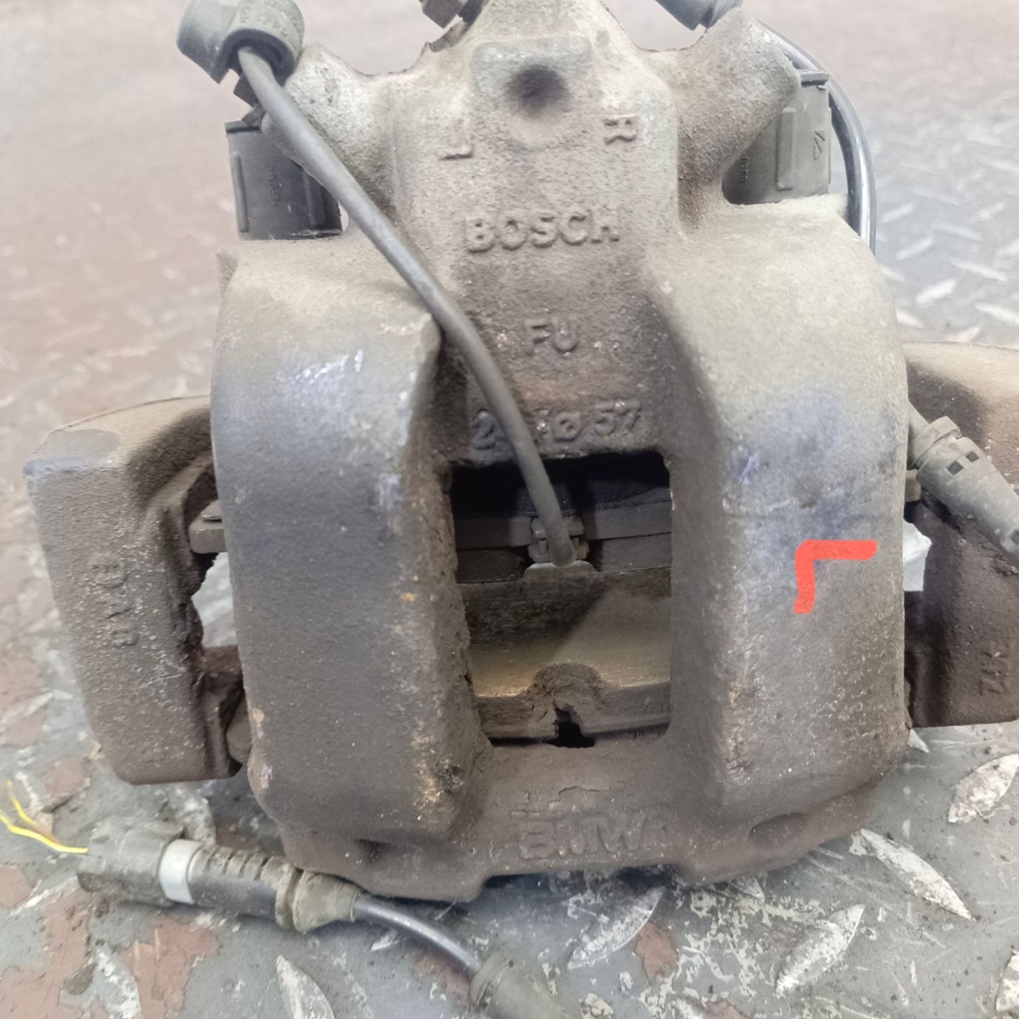 Суппорт тормозной передний левый BMW 3 SERIES F30, 3000 рублей, Ростов-на-Дону