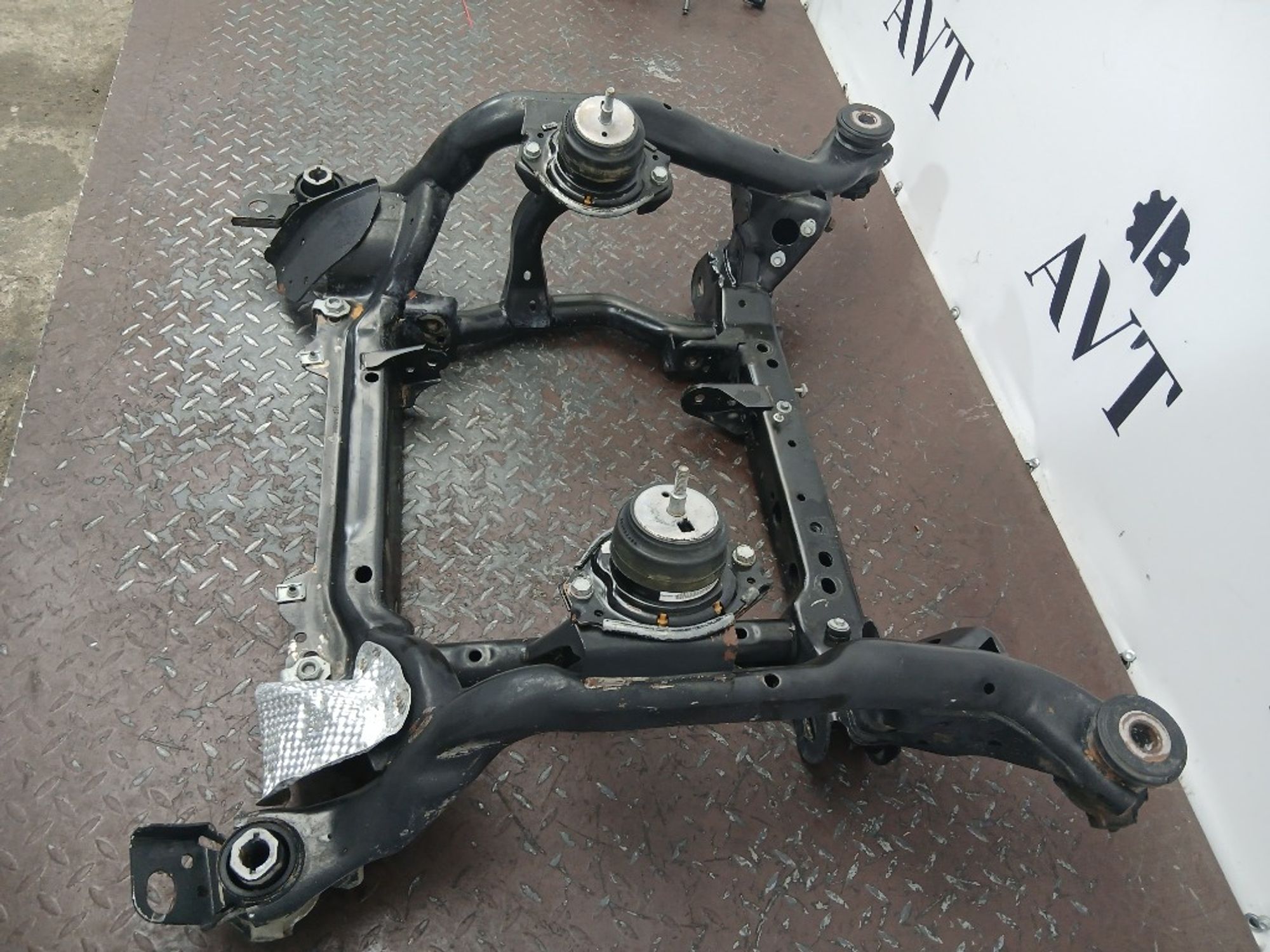 Подрамник передний Jeep Grand Cherokee WK2 VM44D, 25000 рублей, Ростов-на-Дону