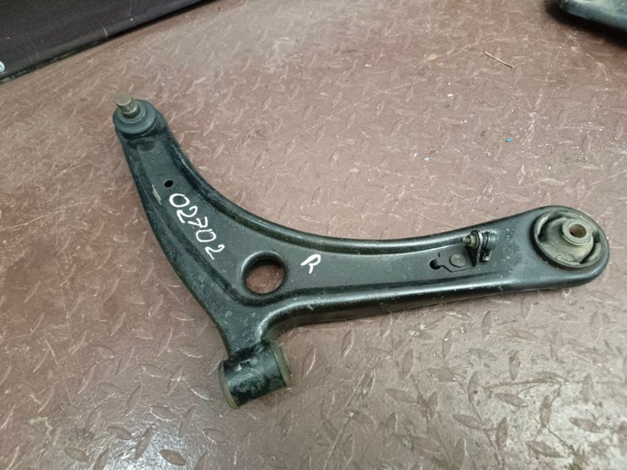 Рычаг подвески нижний передний правый Mitsubishi, 3000 рублей, Ростов-на-Дону