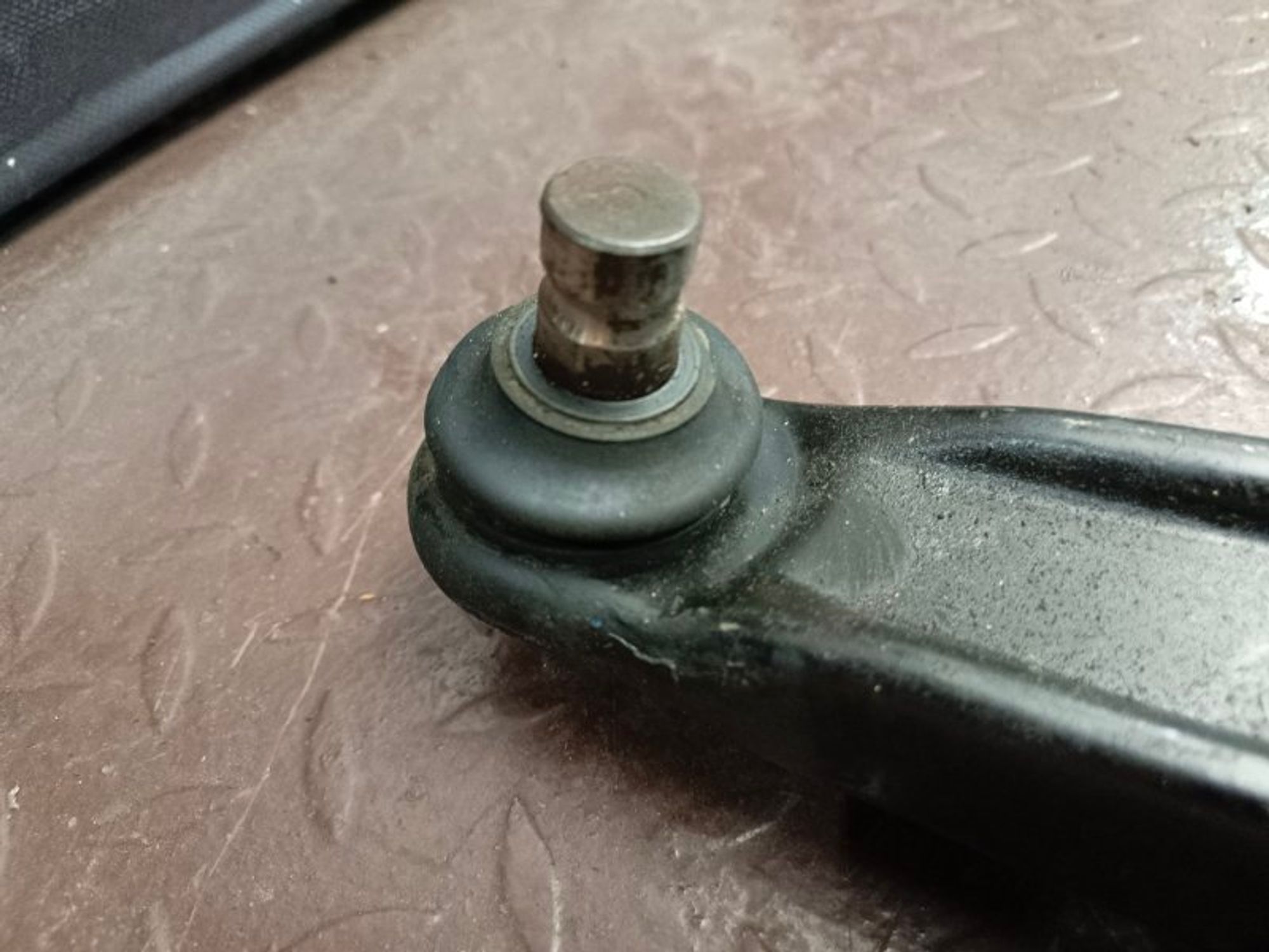 Рычаг подвески нижний передний правый Mitsubishi, 3000 рублей, Ростов-на-Дону