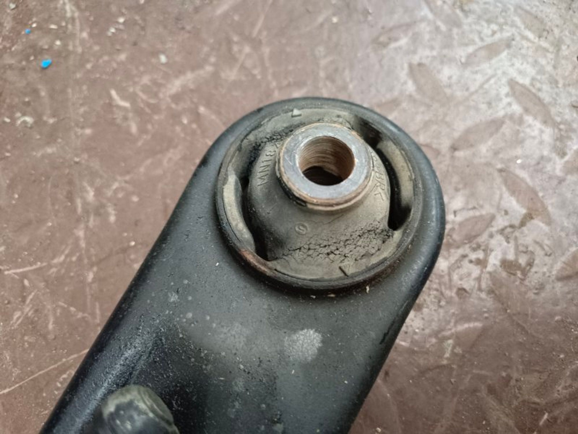 Рычаг подвески нижний передний правый Mitsubishi, 3000 рублей, Ростов-на-Дону