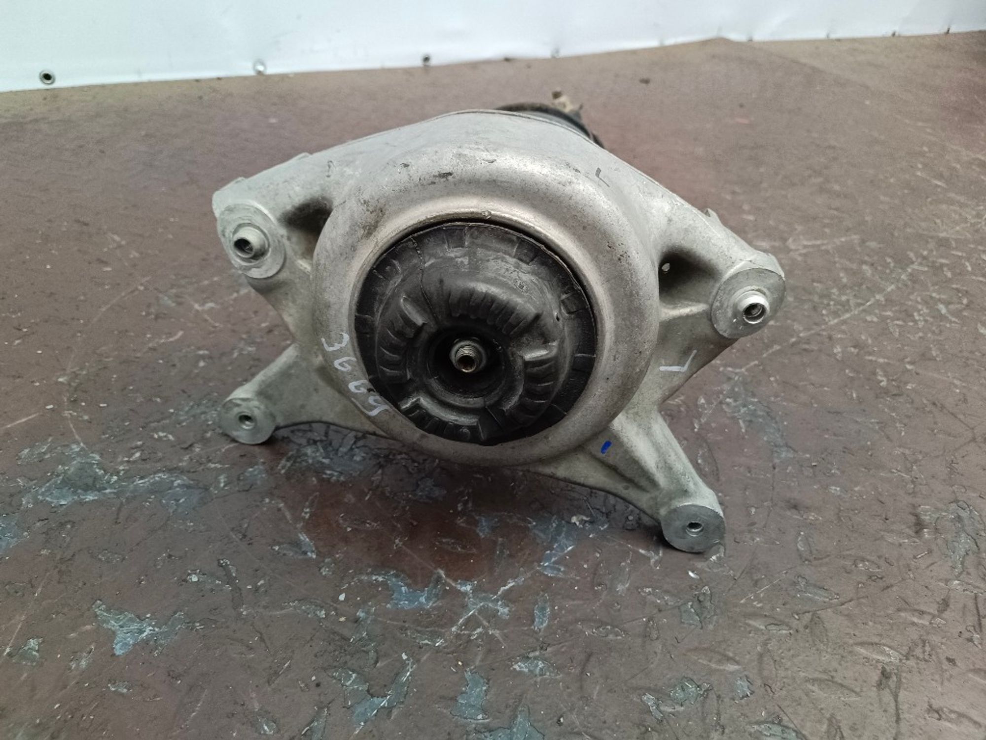 Стойка подвески передняя левая Audi A4 B8 CABA, 5000 рублей, Ростов-на-Дону