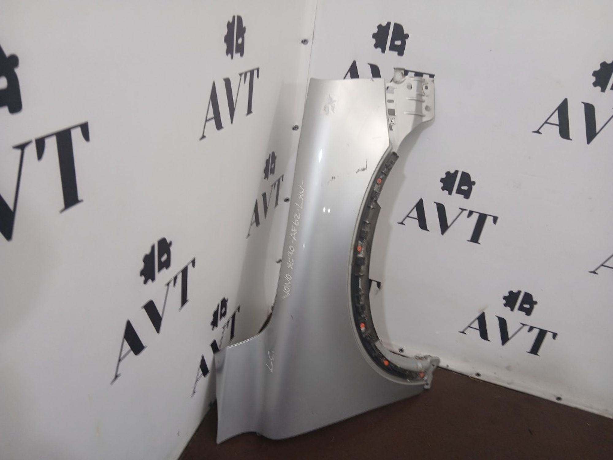 Крыло переднее правое Volvo XC90 D5244T18, 10000 рублей, Ростов-на-Дону