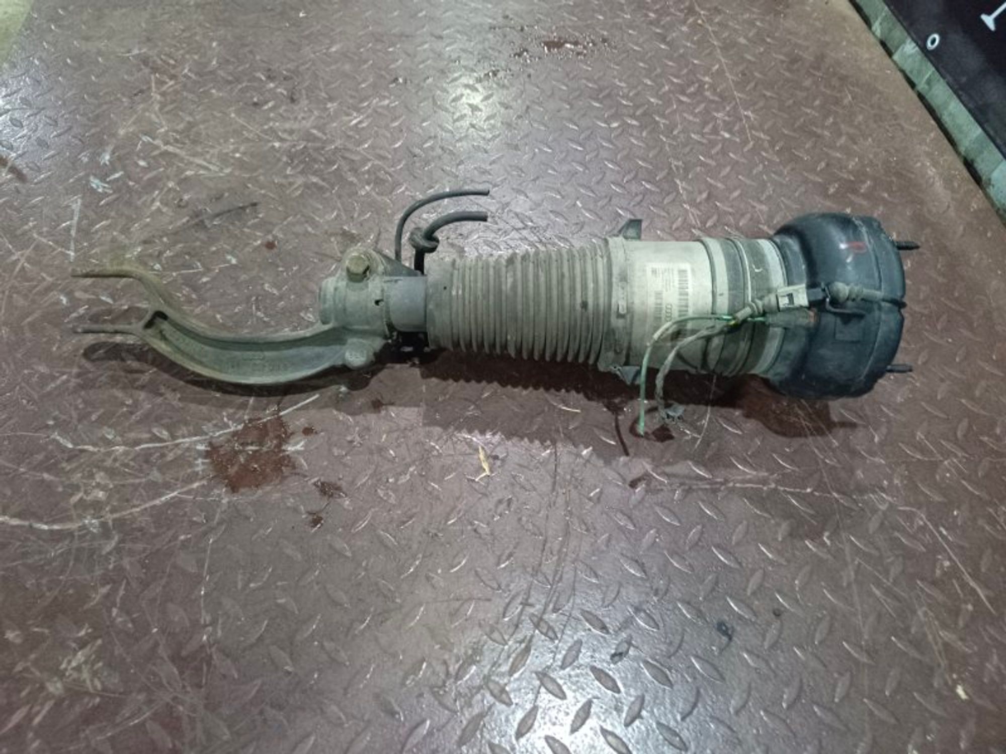 Амортизатор подвески передний правый Audi A6, 28000 рублей, Ростов-на-Дону