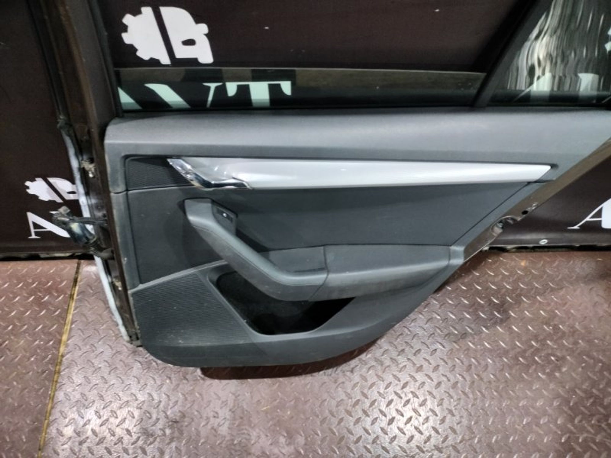 Дверь боковая задняя правая Skoda Octavia A7, 20000 рублей, Ростов-на-Дону