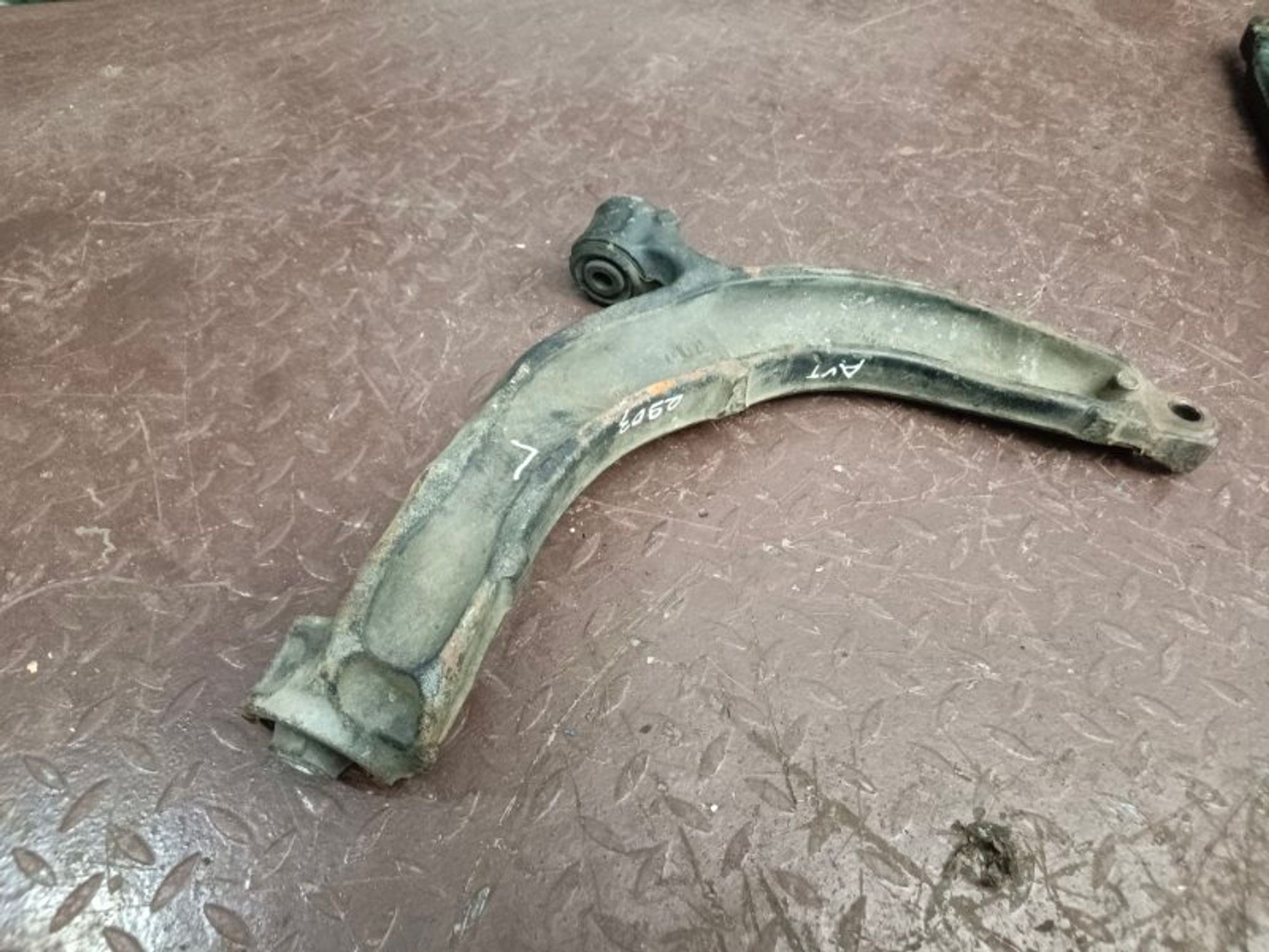 Рычаг подвески нижний передний левый Volkswagen, 3000 рублей, Ростов-на-Дону