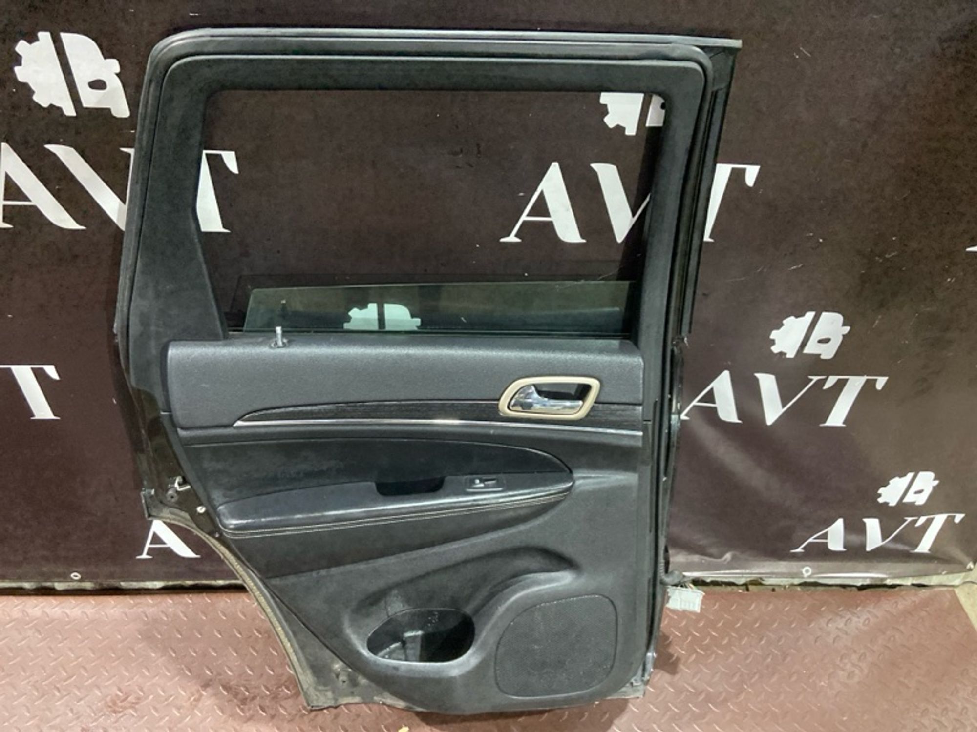 Дверь боковая задняя левая Jeep Grand Cherokee WK2, 40000 рублей, Ростов-на-Дону