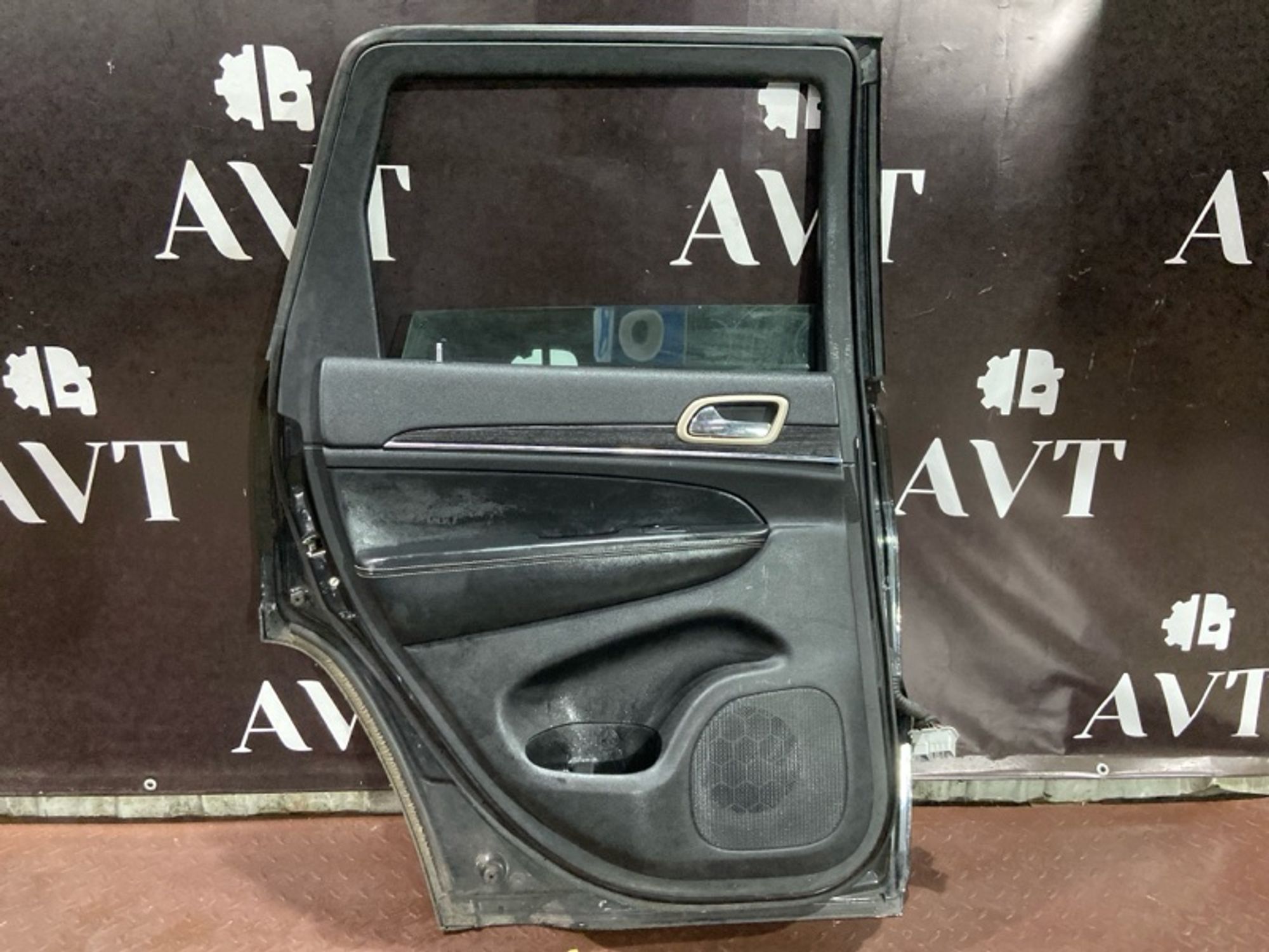 Дверь боковая задняя левая Jeep Grand Cherokee WK2, 40000 рублей, Ростов-на-Дону