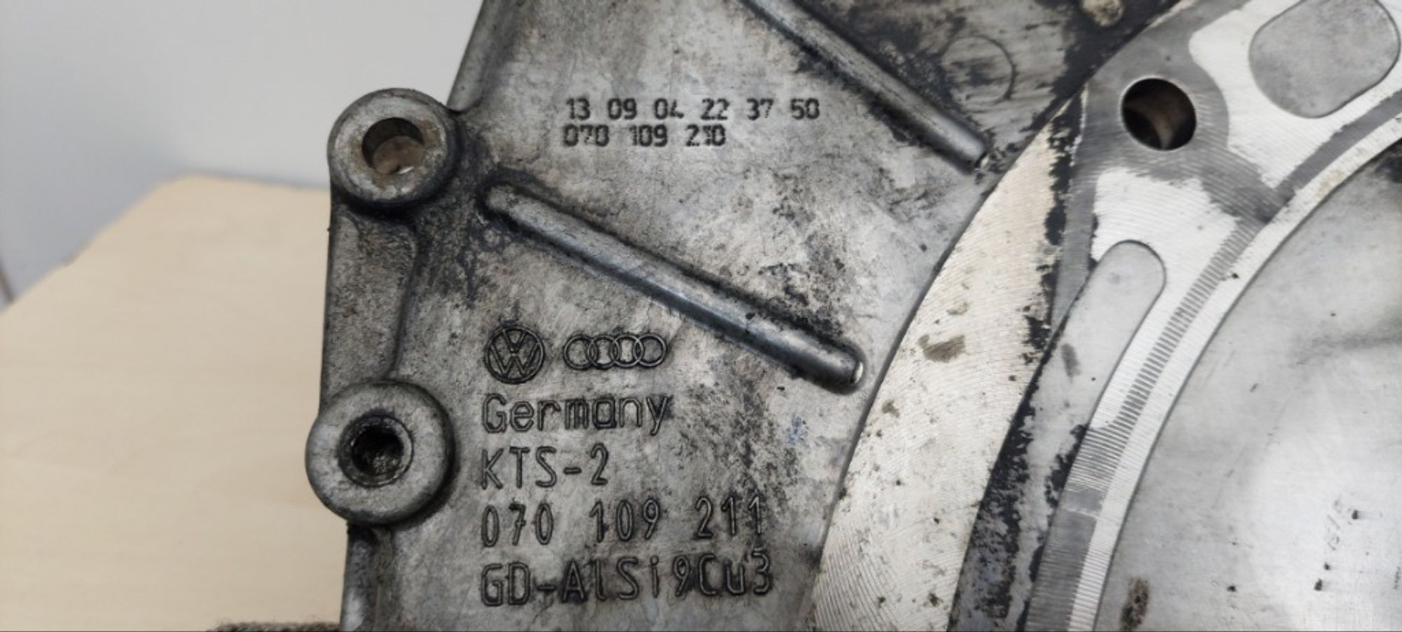 Крышка двигателя Volkswagen Transporter AXE, 3000 рублей, Ростов-на-Дону