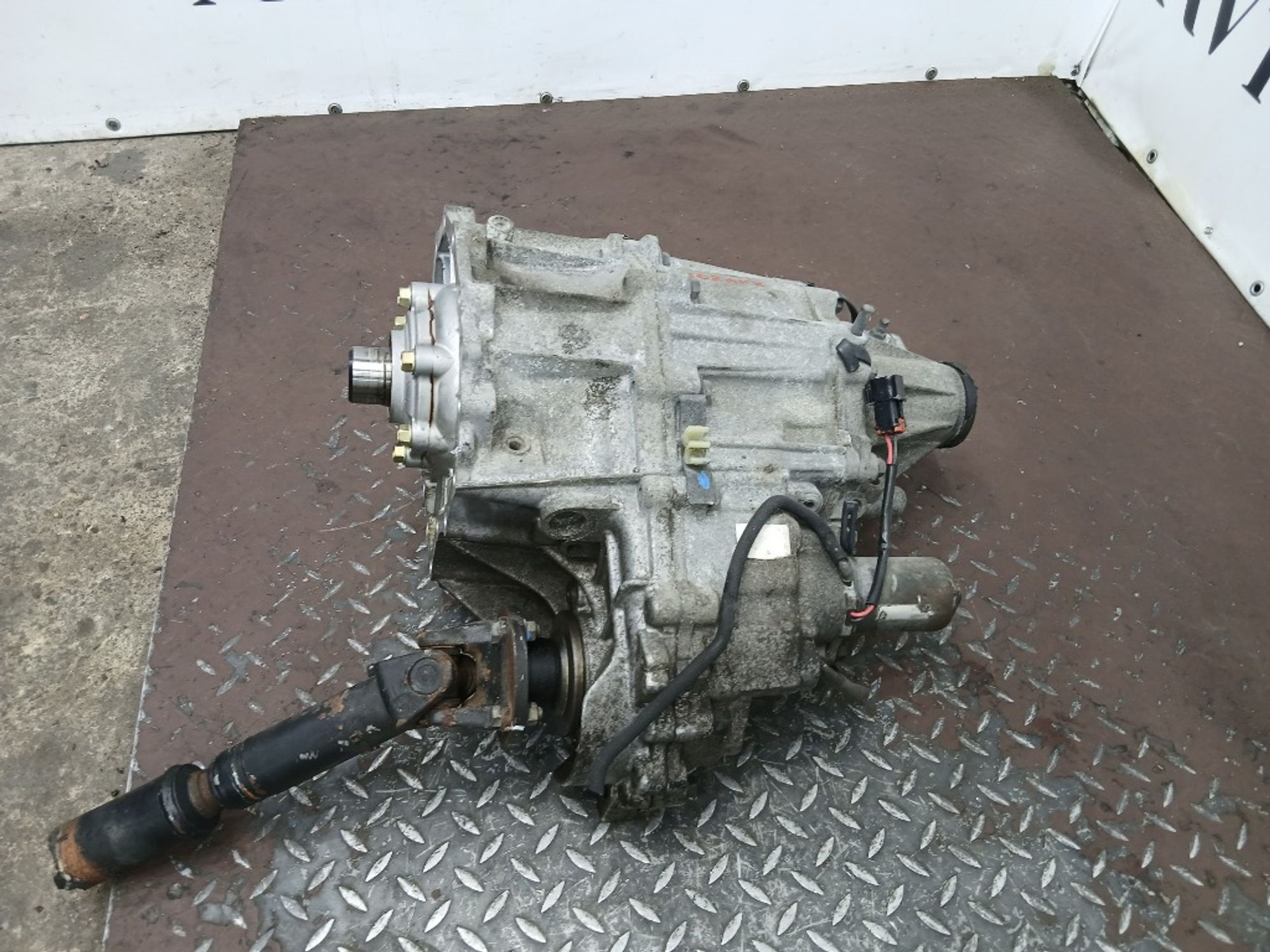 Раздаточная коробка Nissan Elgrand VQ35DE, 10000 рублей, Ростов-на-Дону