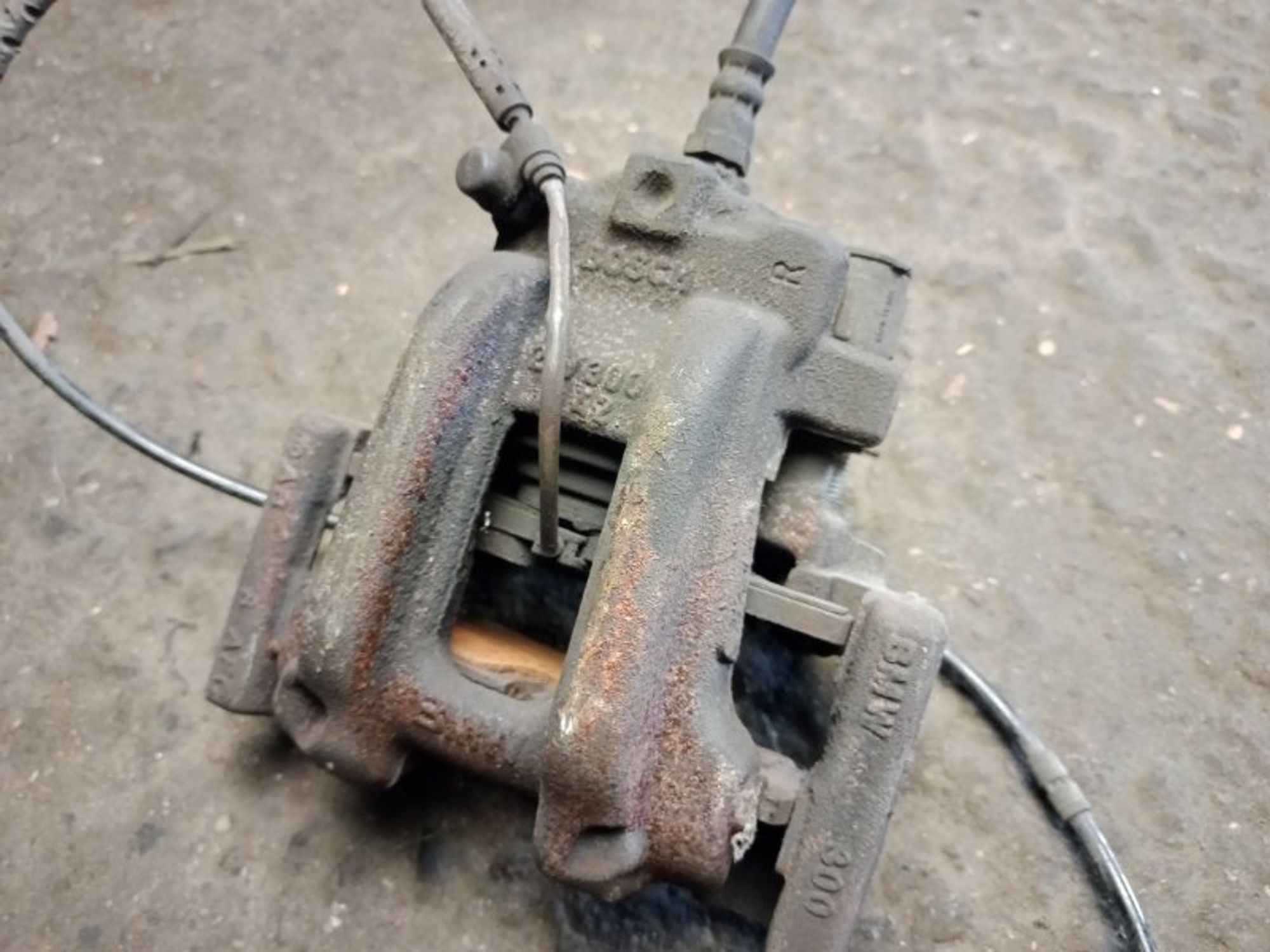 Суппорт тормозной задний правый BMW 3 F30 N47D20C, 3000 рублей, Ростов-на-Дону