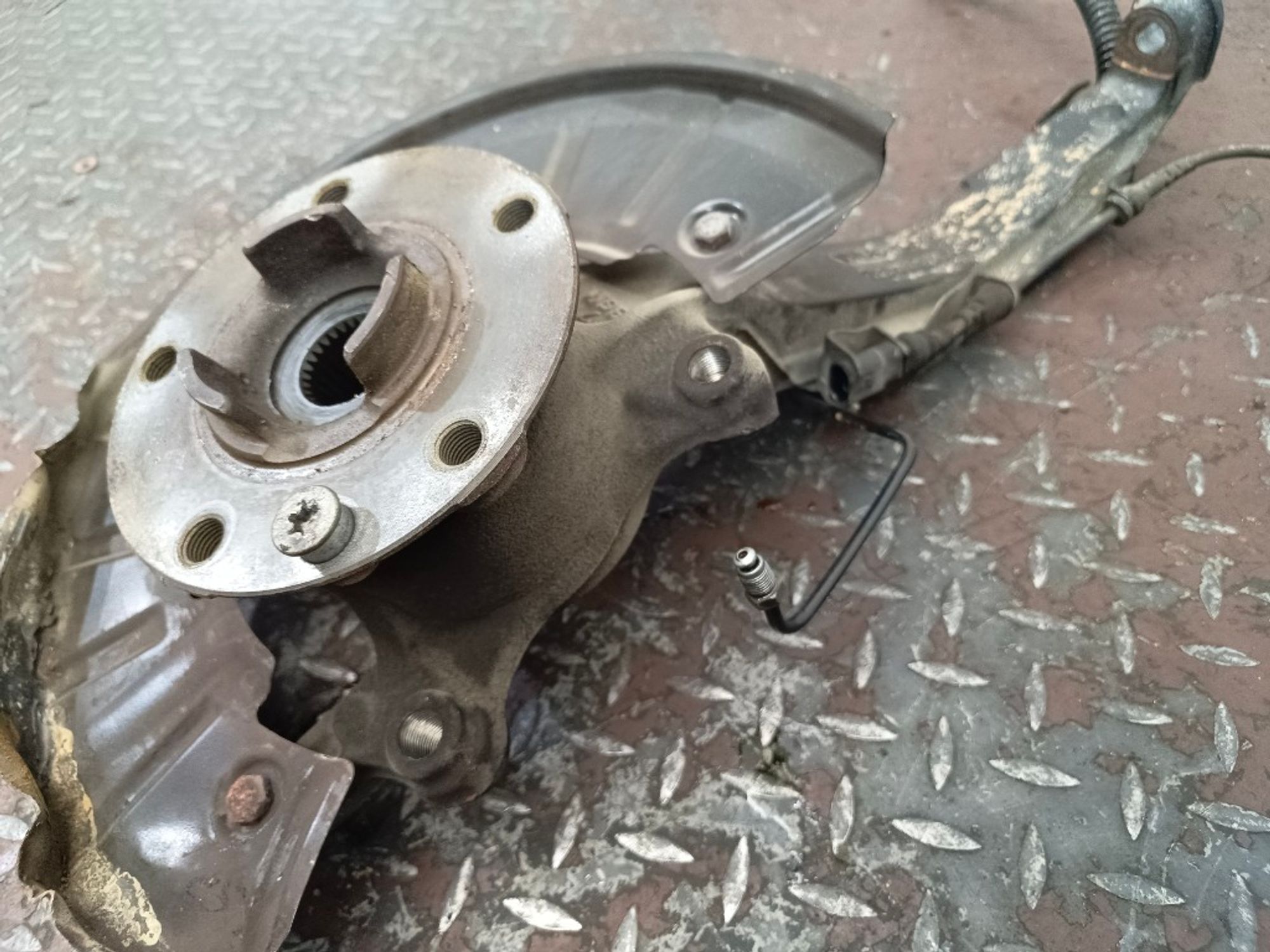 Кулак поворотный задний правый Volkswagen Touareg, 10000 рублей, Ростов-на-Дону