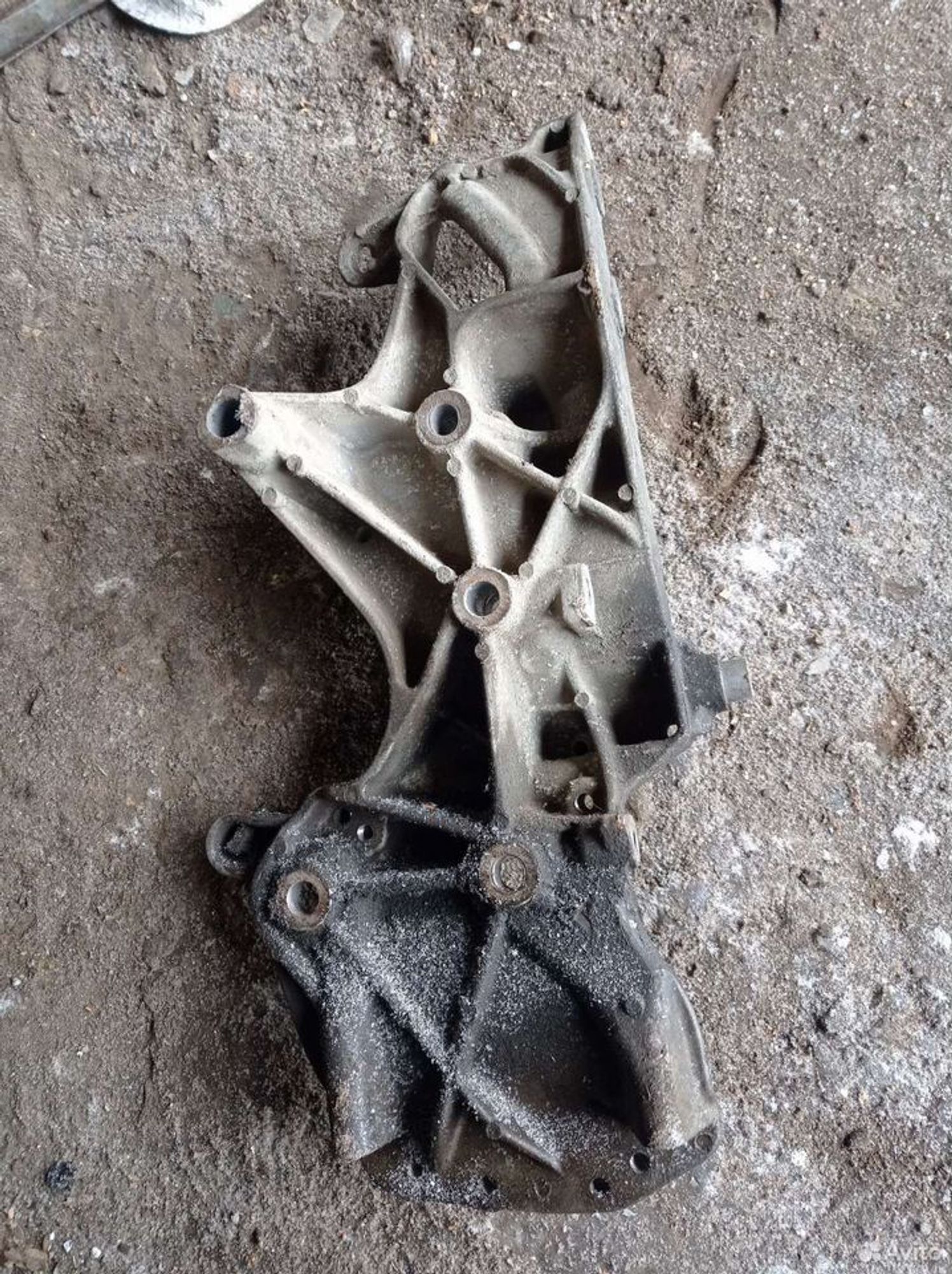 https://ycs.partsauto.market/partsauto-images/thmbs/2083c2a62fd034e59038f15de4c6b061/05b3772c0e0816ae3e98bf665504f154/c4b038a15935fe2a318d9ebb08596c4a.jpg