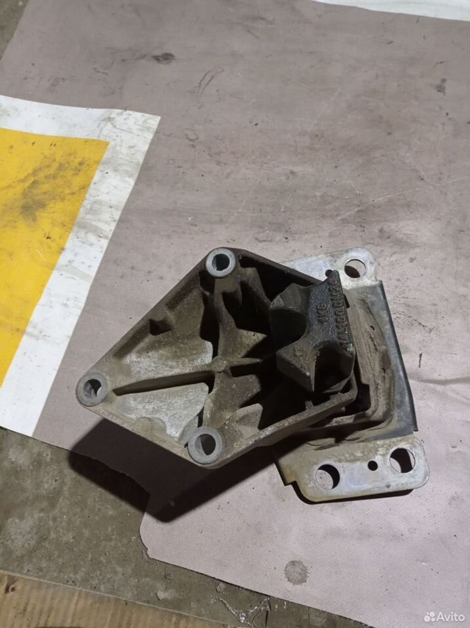 https://ycs.partsauto.market/partsauto-images/thmbs/2083c2a62fd034e59038f15de4c6b061/294d067547ccf36051019be34efc8bdb/55007df1b16153c2d76d77b47751dd8c.jpg