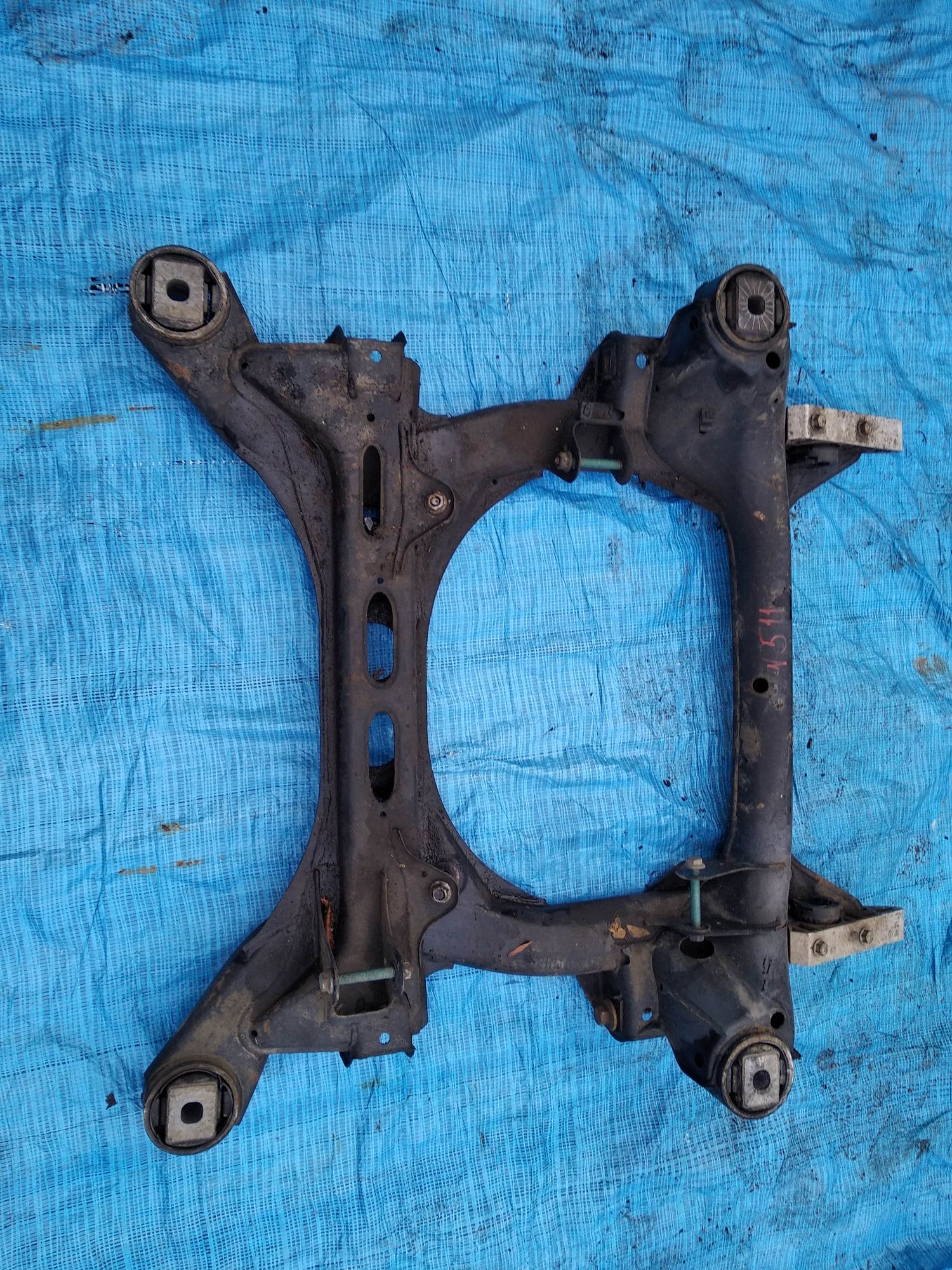 https://ycs.partsauto.market/partsauto-images/thmbs/262182986963e06d121fe1881d276340/95c78cc104bb8176bf73267cde17059a/93ee692eba484537c12898435653ba8b.jpg