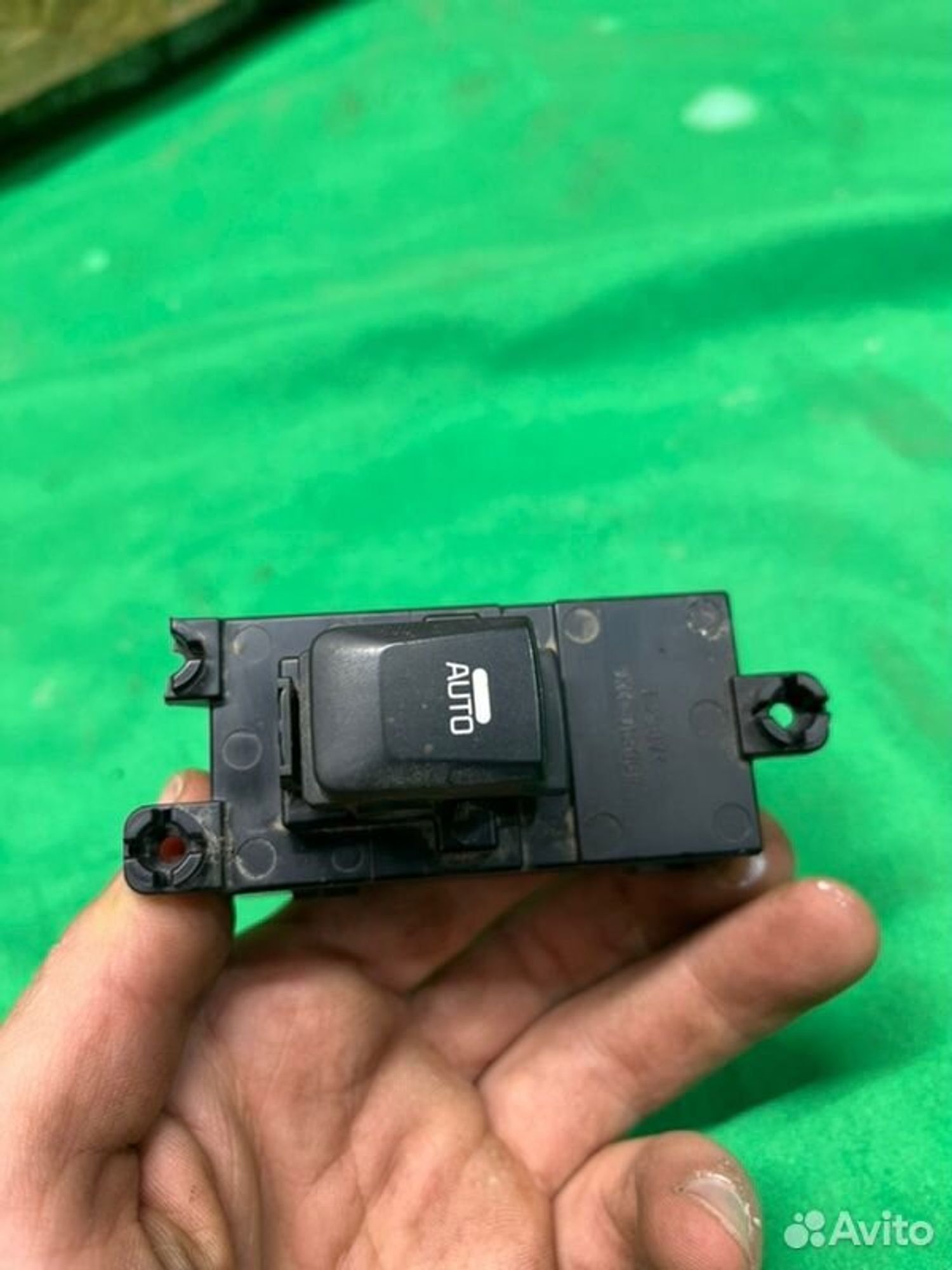 Кнопка стеклоподъемника задняя правая Kia Ceed JD, 1050 рублей, Семиозерка