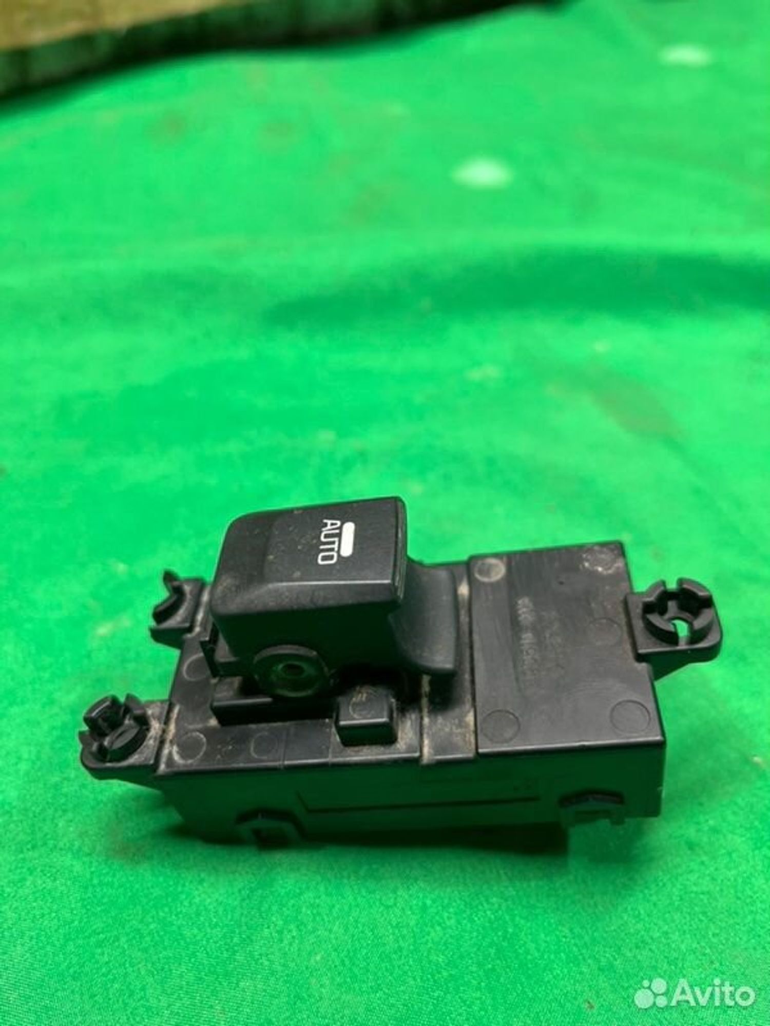 Кнопка стеклоподъемника задняя правая Kia Ceed JD, 1050 рублей, Семиозерка