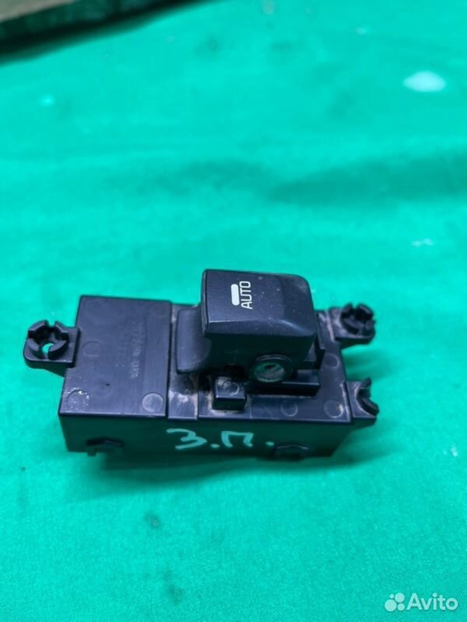 Кнопка стеклоподъемника задняя правая Kia Ceed JD, 1050 рублей, Семиозерка