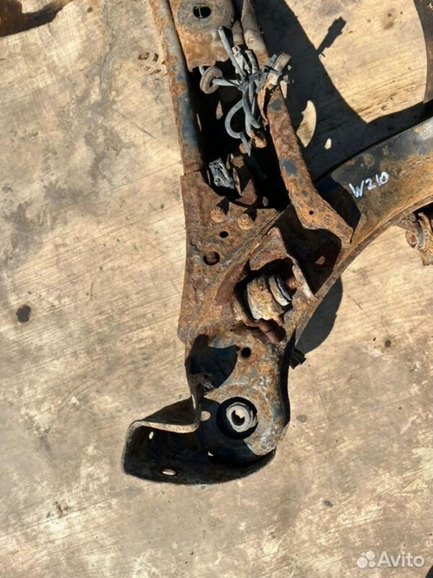 Подрамник задний задний Mercedes E240 W210 M112911, 2000 рублей, Семиозерка